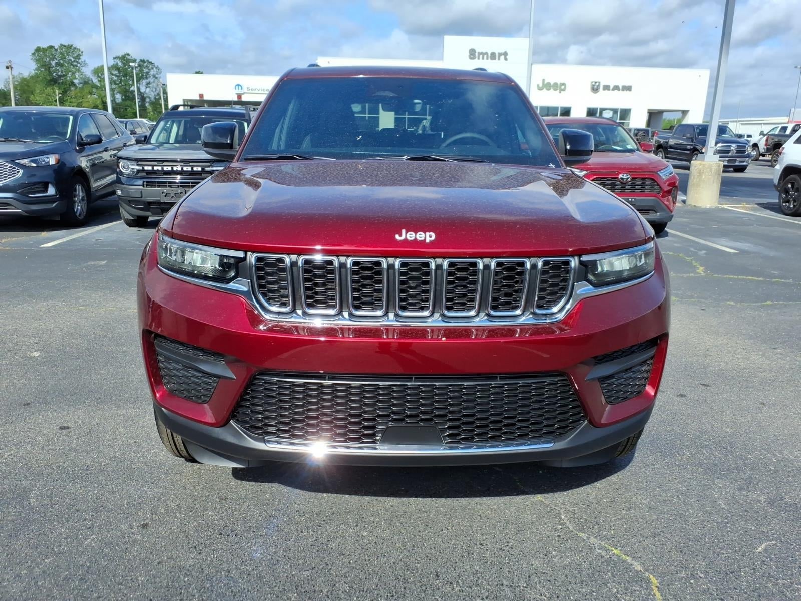 2026 Jeep Grand Cherokee GRAND CHEROKEE LAREDO X 4X2