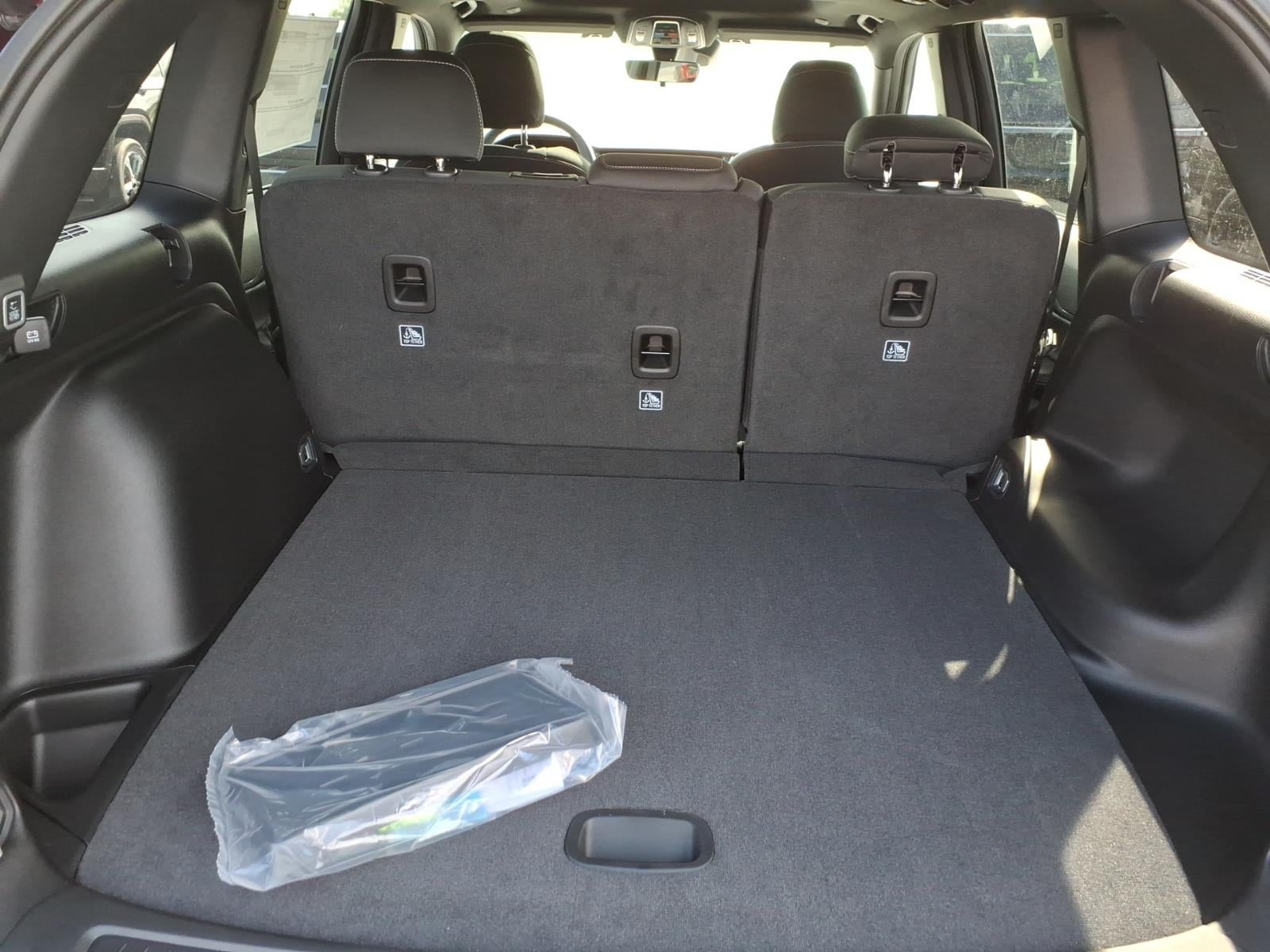 2026 Jeep Grand Cherokee GRAND CHEROKEE LAREDO X 4X2