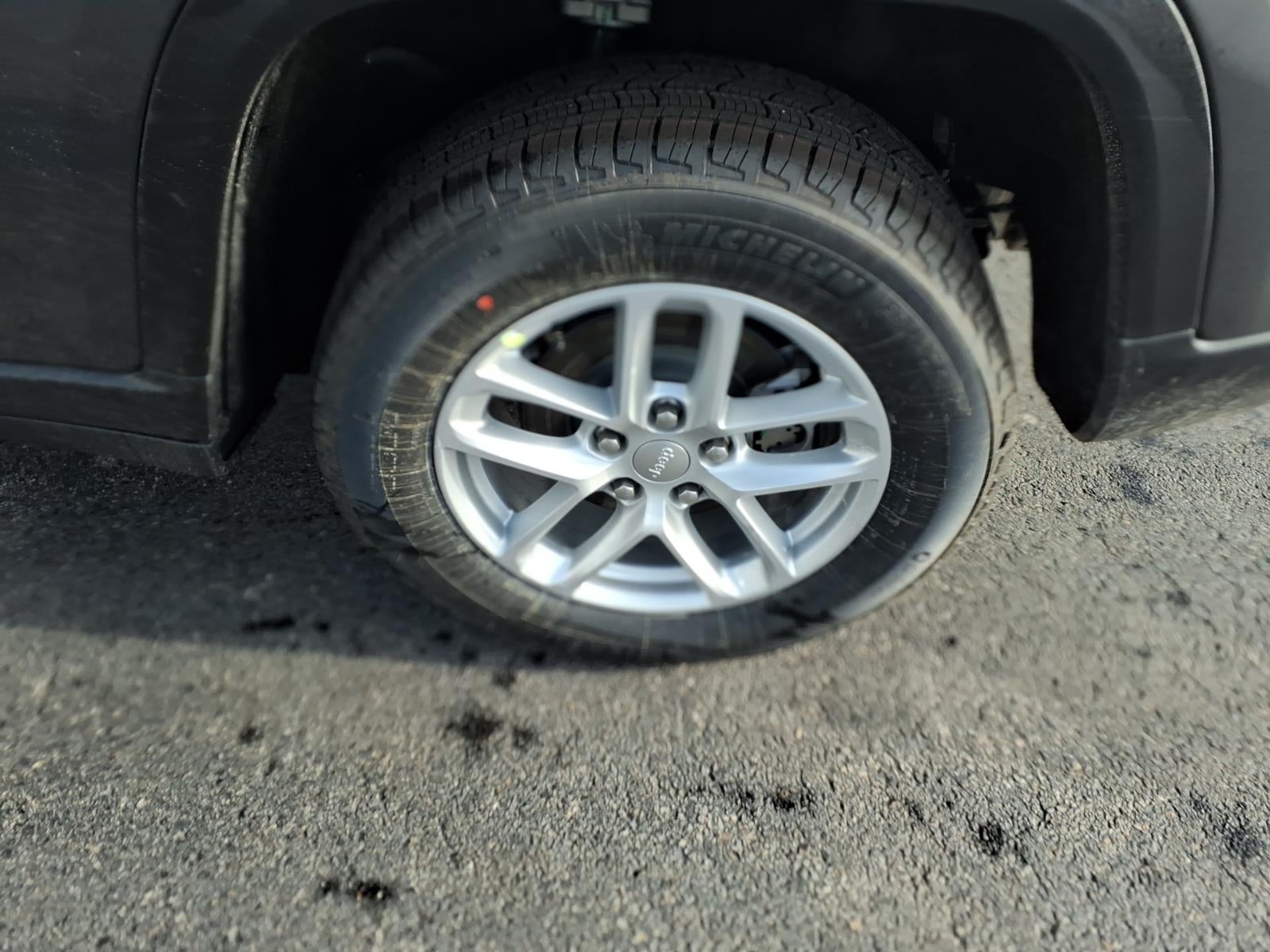 2026 Jeep Grand Cherokee GRAND CHEROKEE LAREDO X 4X4