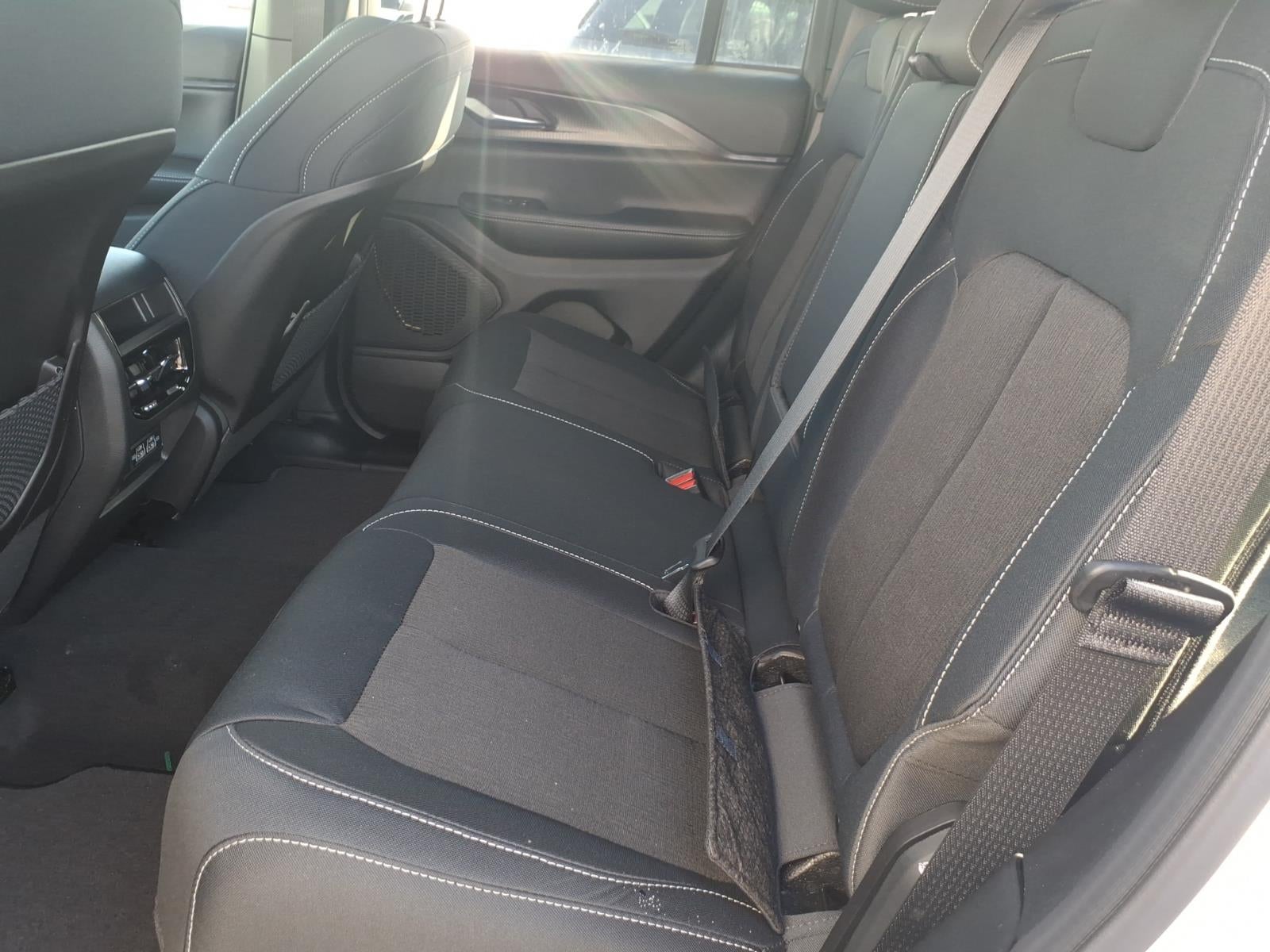 2026 Jeep Grand Cherokee GRAND CHEROKEE LAREDO X 4X4