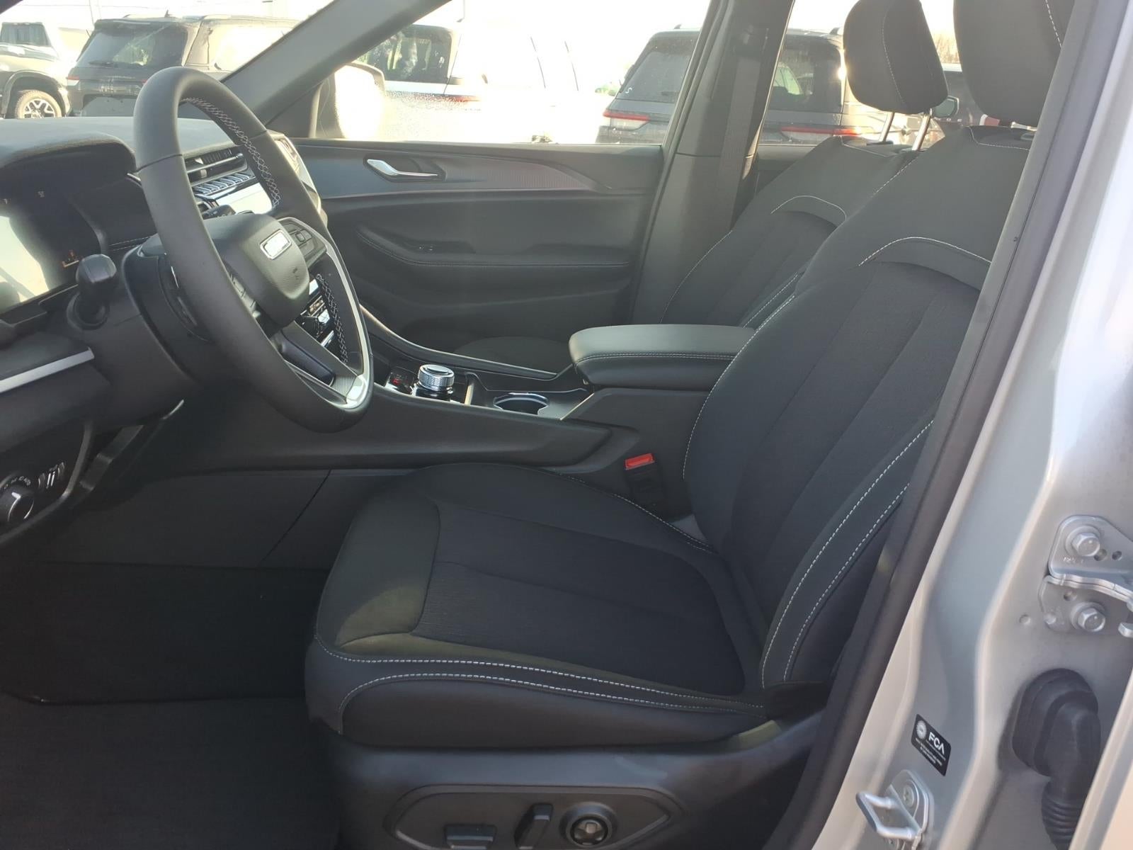 2026 Jeep Grand Cherokee GRAND CHEROKEE LAREDO X 4X4