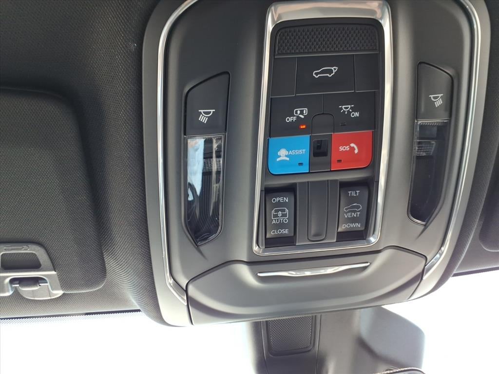 2025 Jeep Grand Cherokee GRAND CHEROKEE LAREDO X 4X4