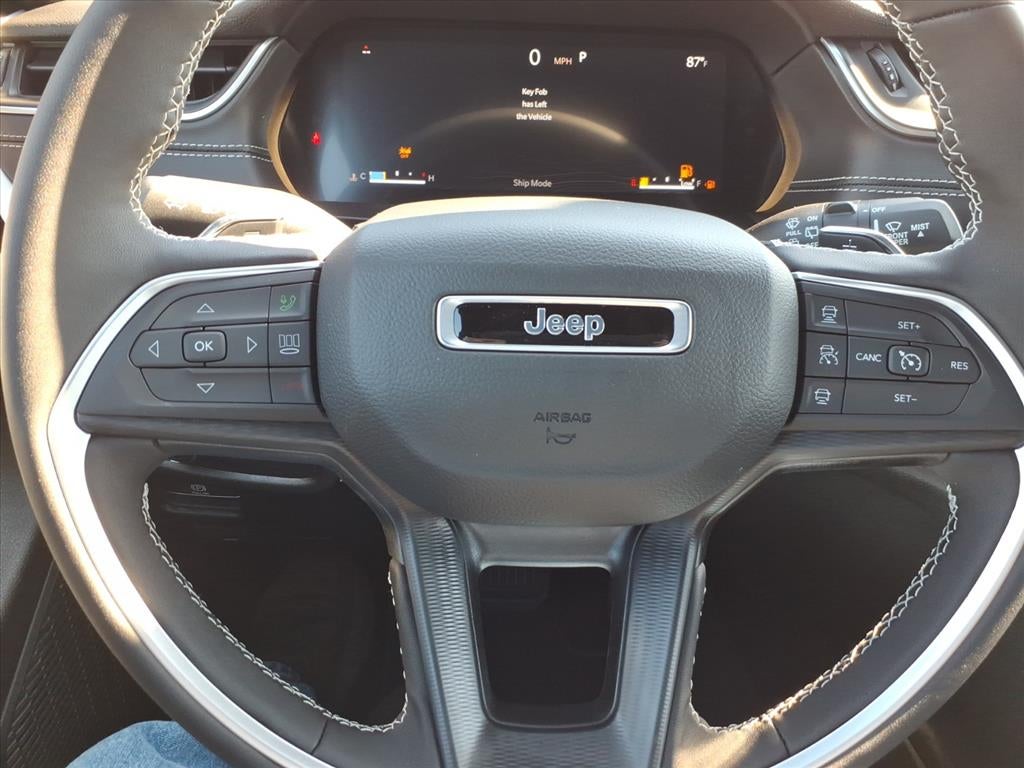 2025 Jeep Grand Cherokee GRAND CHEROKEE LAREDO X 4X4