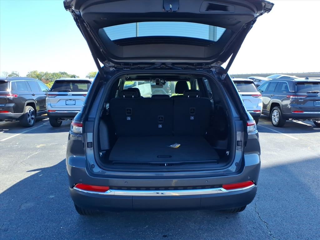 2025 Jeep Grand Cherokee GRAND CHEROKEE LAREDO X 4X4