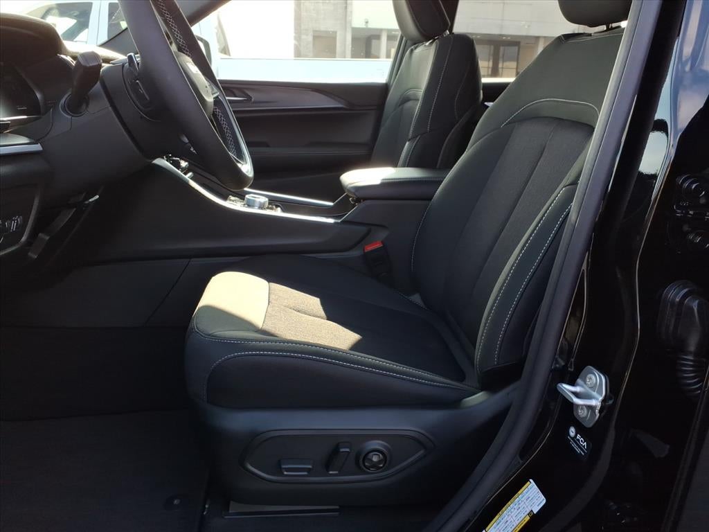 2025 Jeep Grand Cherokee GRAND CHEROKEE L LAREDO X 4X2