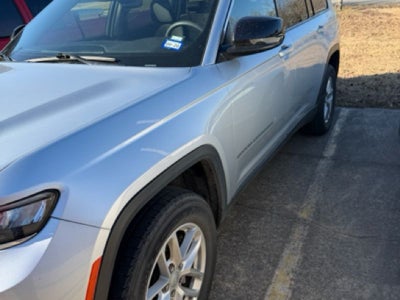 2023 Jeep Grand Cherokee L Laredo 4x2