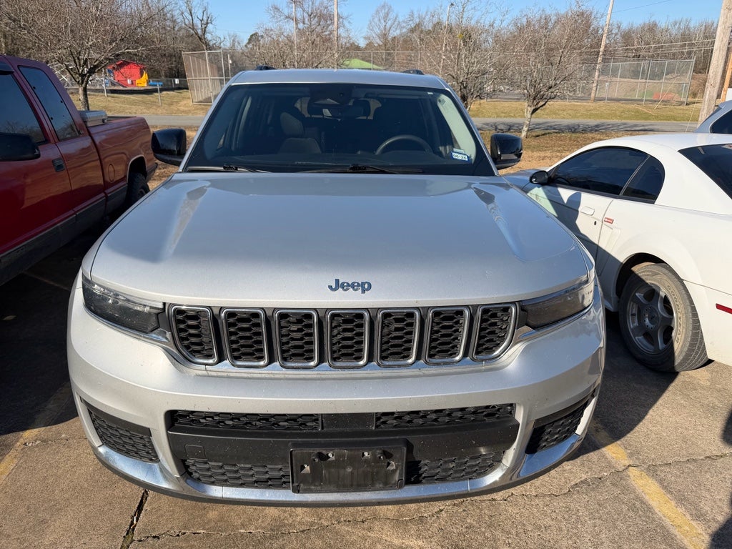 2023 Jeep Grand Cherokee L Laredo 4x2