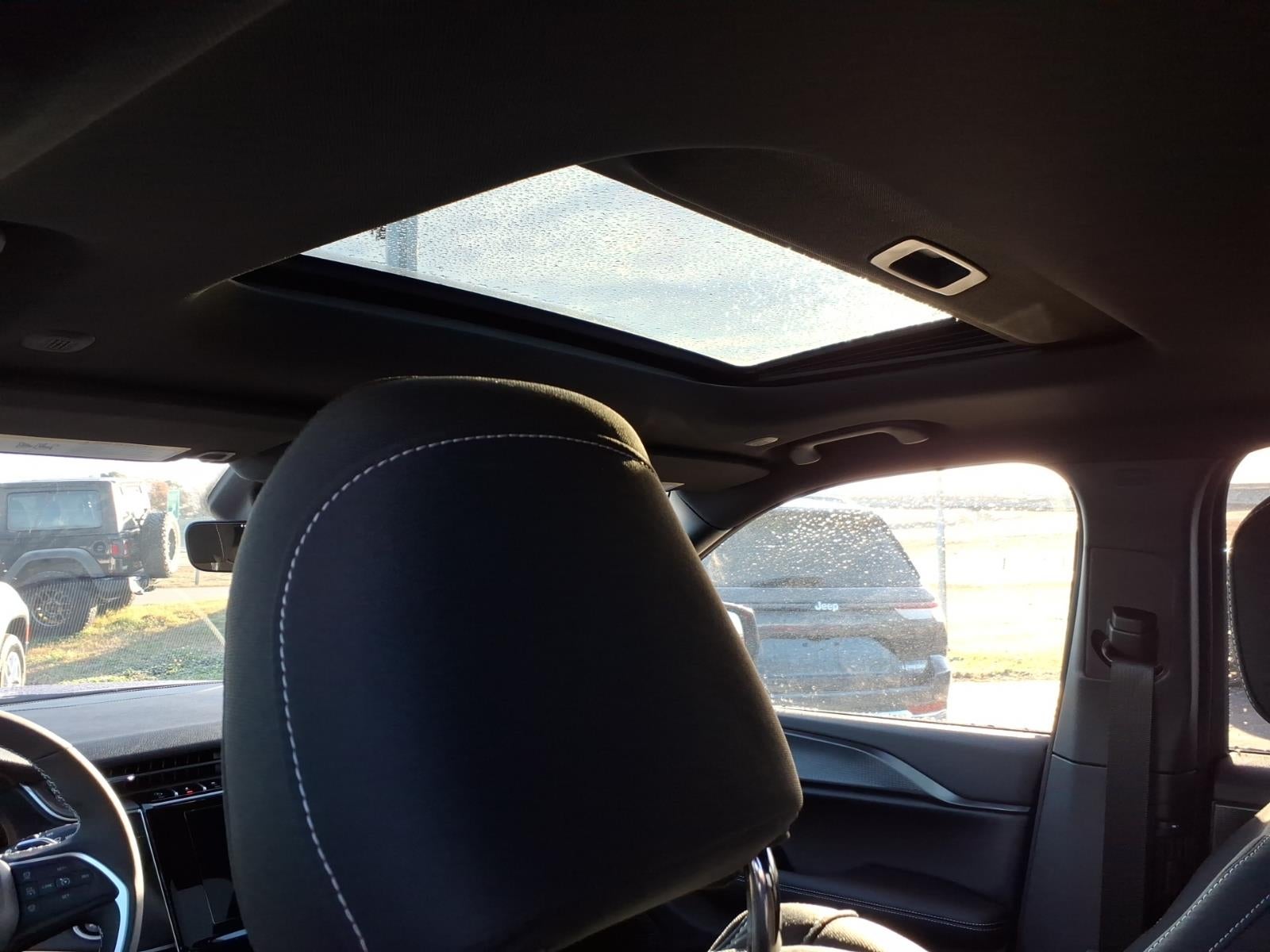 2025 Jeep Grand Cherokee GRAND CHEROKEE L LAREDO X 4X2