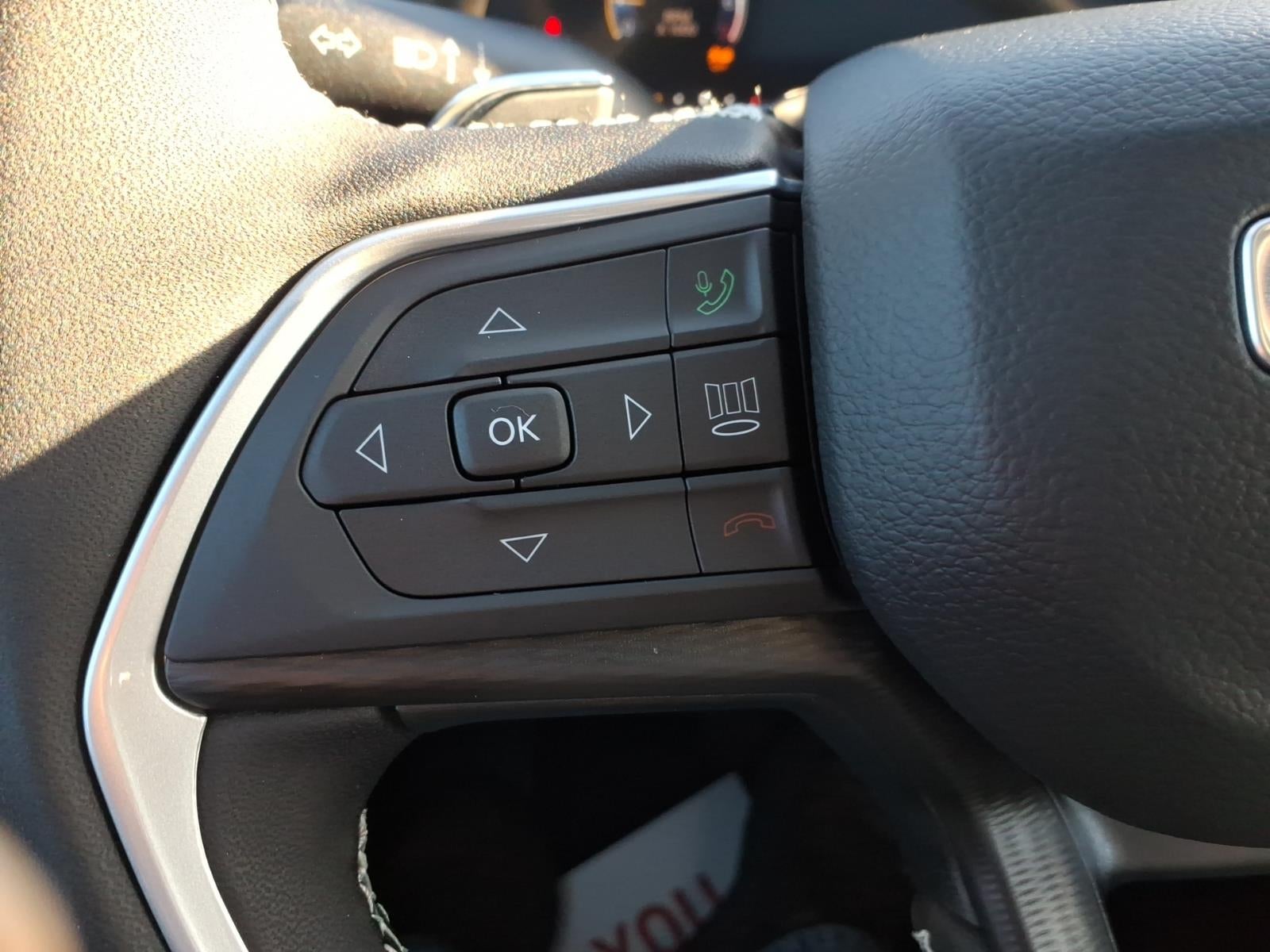 2025 Jeep Grand Cherokee GRAND CHEROKEE L LAREDO X 4X2