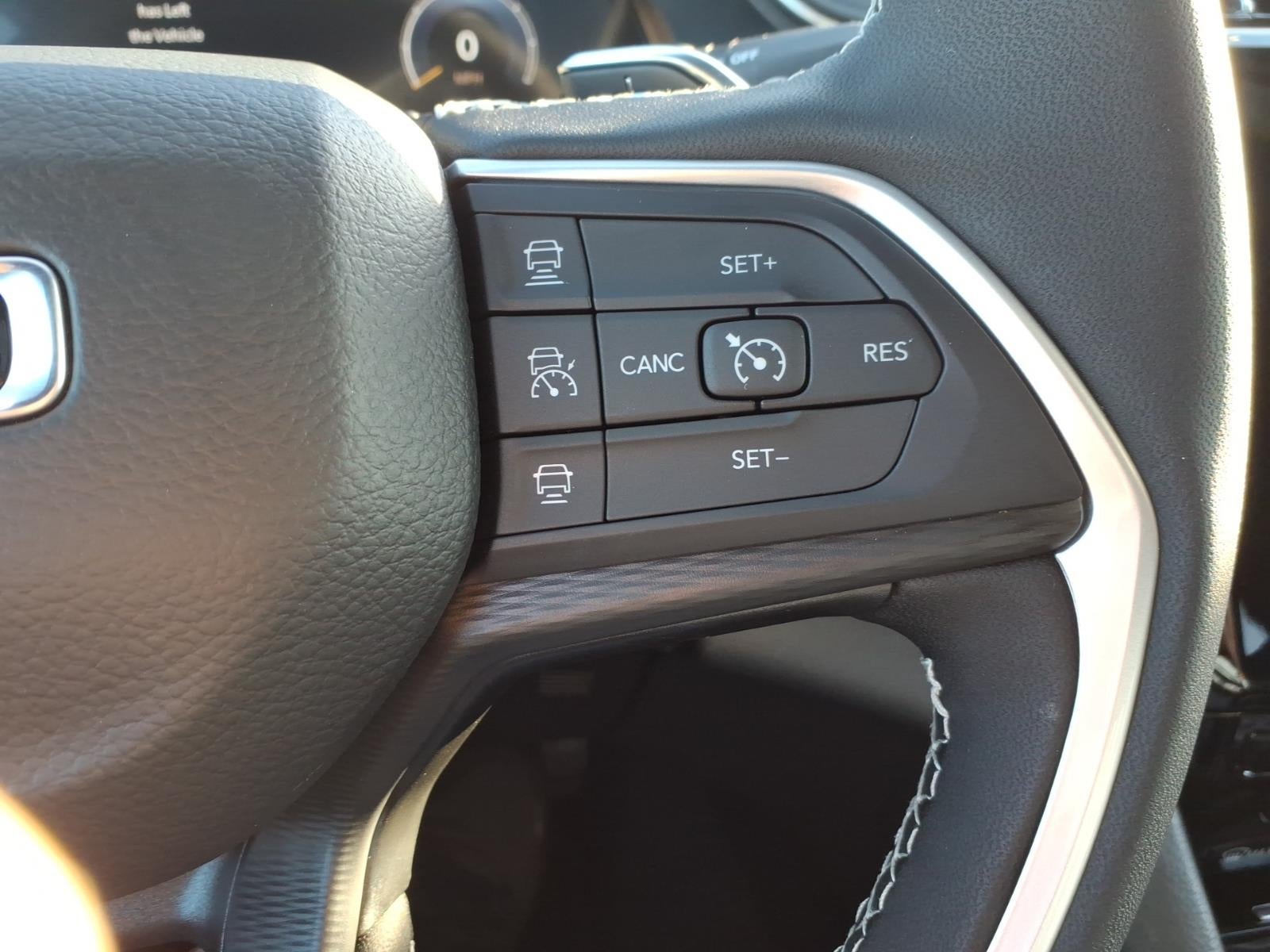 2025 Jeep Grand Cherokee GRAND CHEROKEE L LAREDO X 4X2