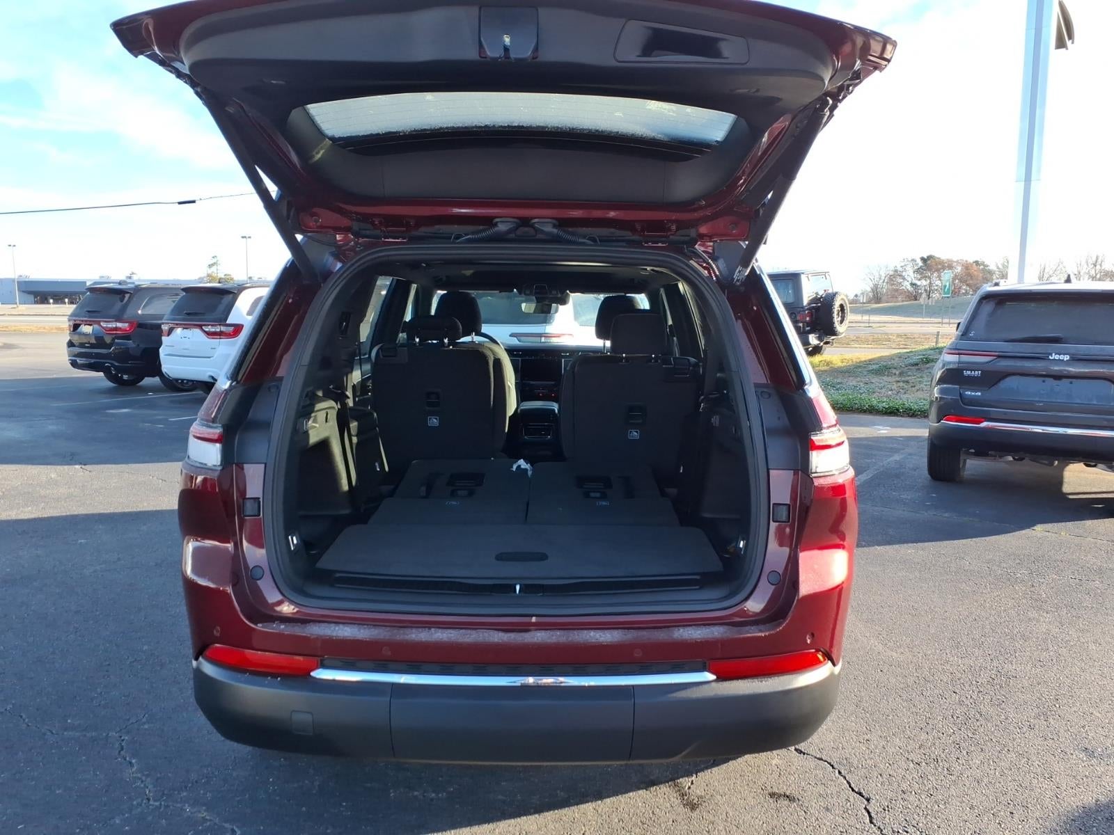 2025 Jeep Grand Cherokee GRAND CHEROKEE L LAREDO X 4X2