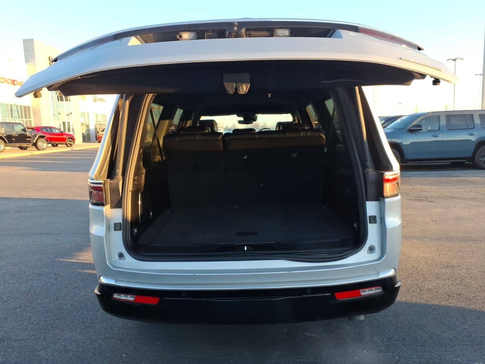 2024 Jeep Wagoneer L Series II 4x2