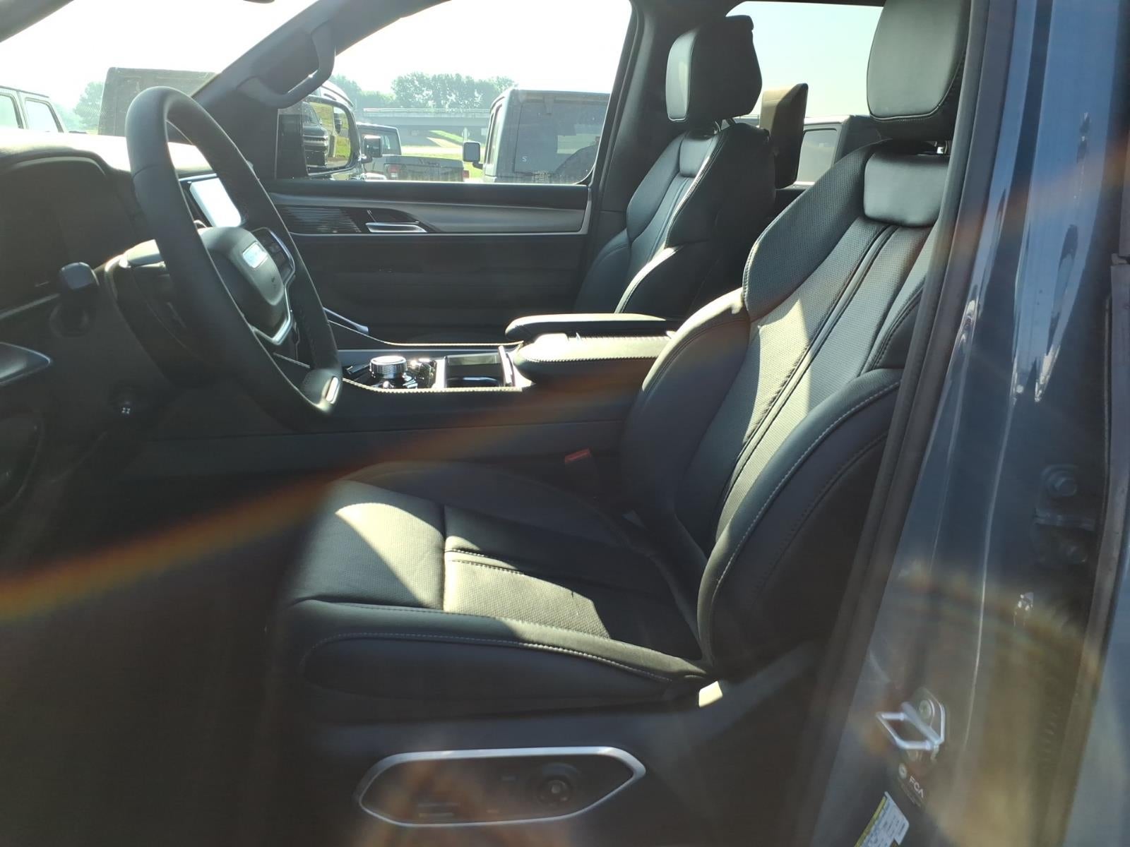 2026 Jeep Grand Wagoneer GRAND WAGONEER LIMITED ALTITUDE 4X4