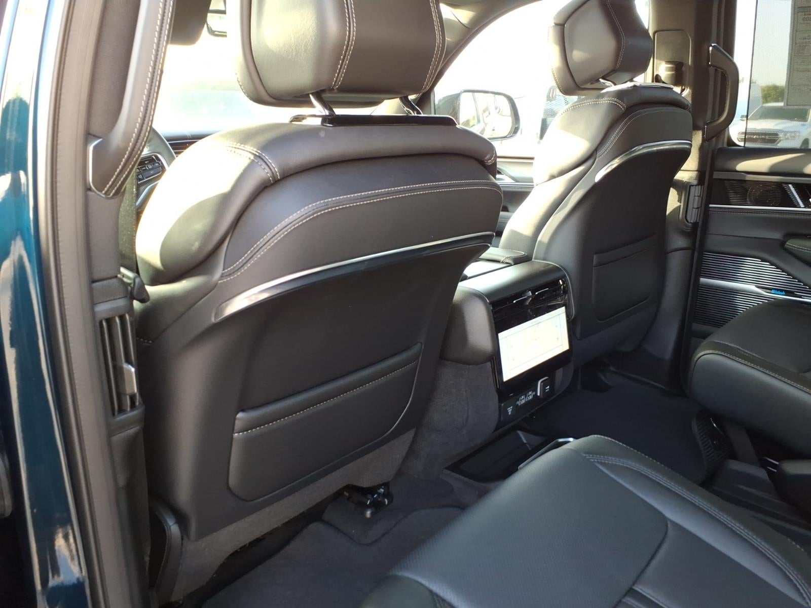 2026 Jeep Grand Wagoneer GRAND WAGONEER SUMMIT OBSIDIAN 4X4