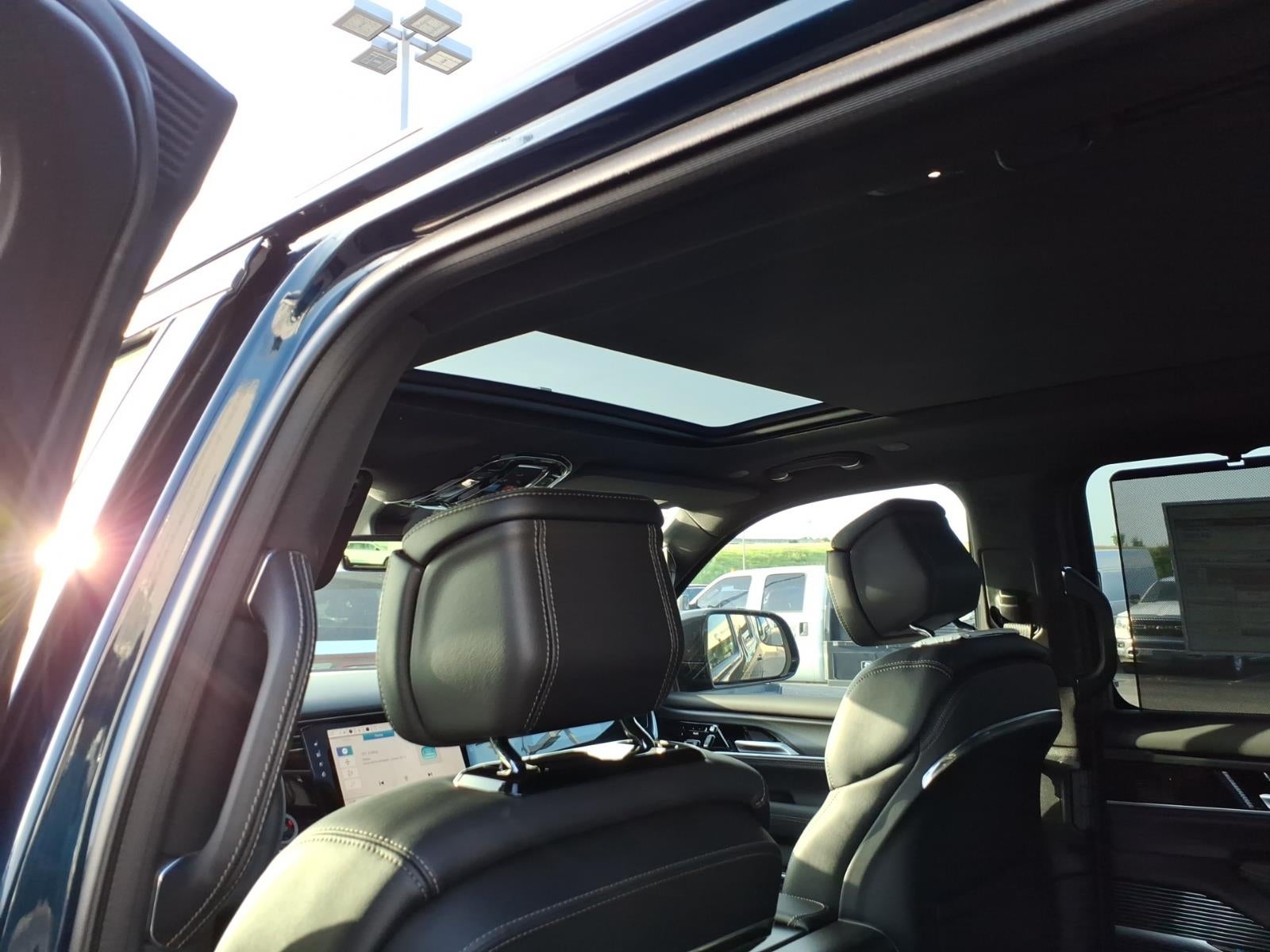 2026 Jeep Grand Wagoneer GRAND WAGONEER SUMMIT OBSIDIAN 4X4