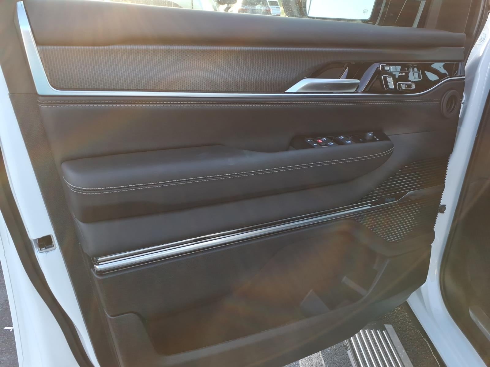 2026 Jeep Grand Wagoneer GRAND WAGONEER SUMMIT OBSIDIAN 4X4
