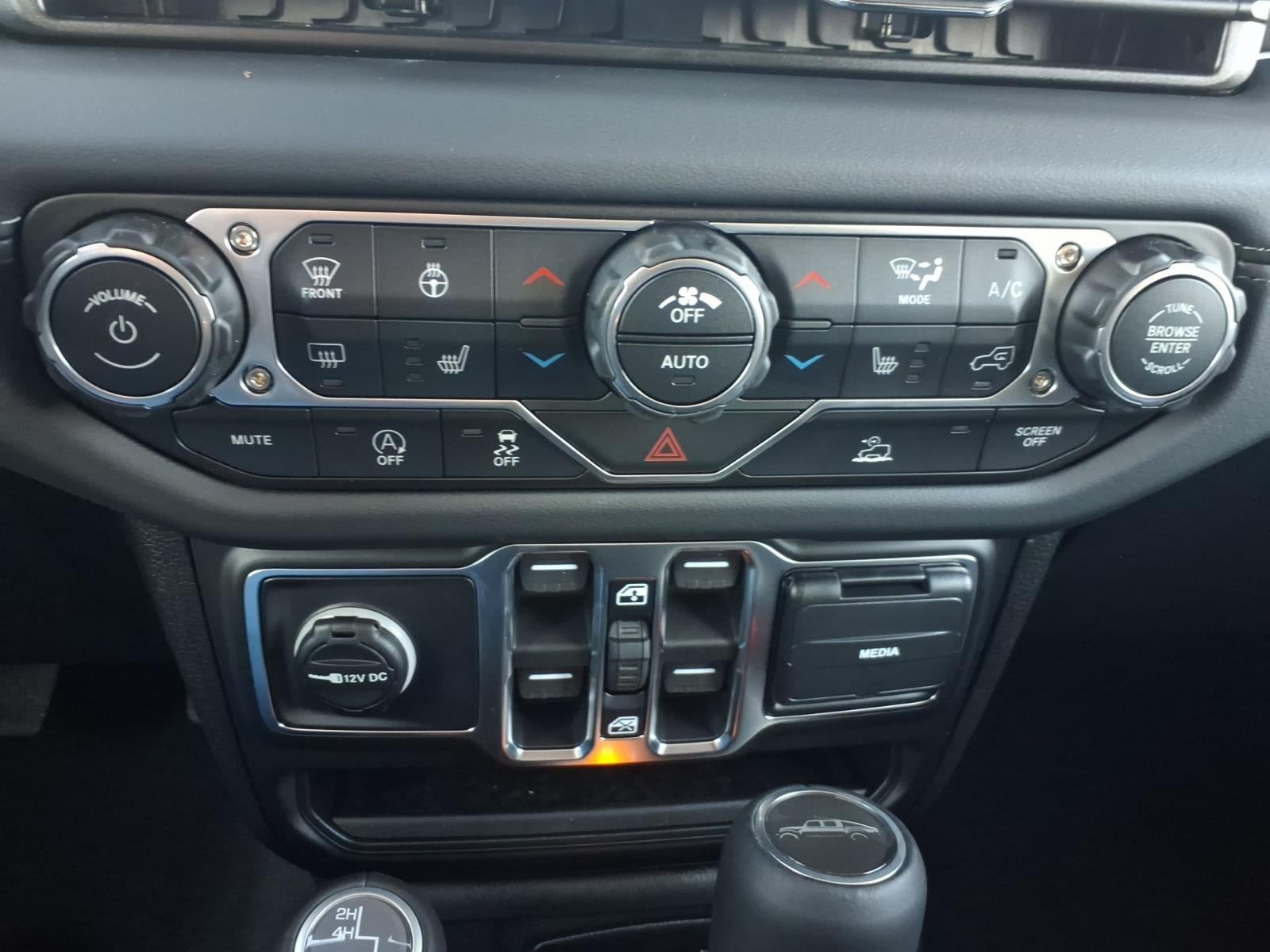 2026 Jeep Gladiator GLADIATOR SAHARA 4X4