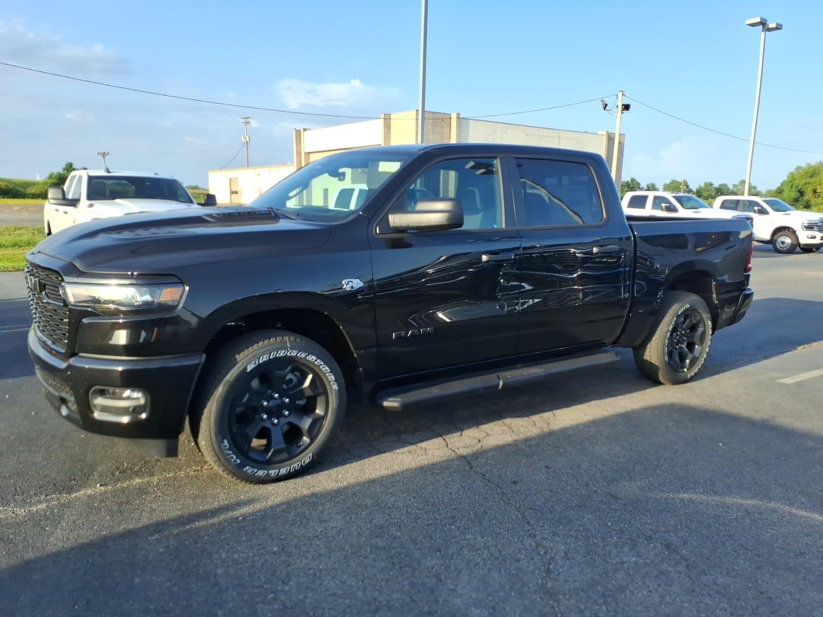 2026 RAM 1500 RAM 1500 EXPRESS CREW CAB 4X4 5'7' BOX