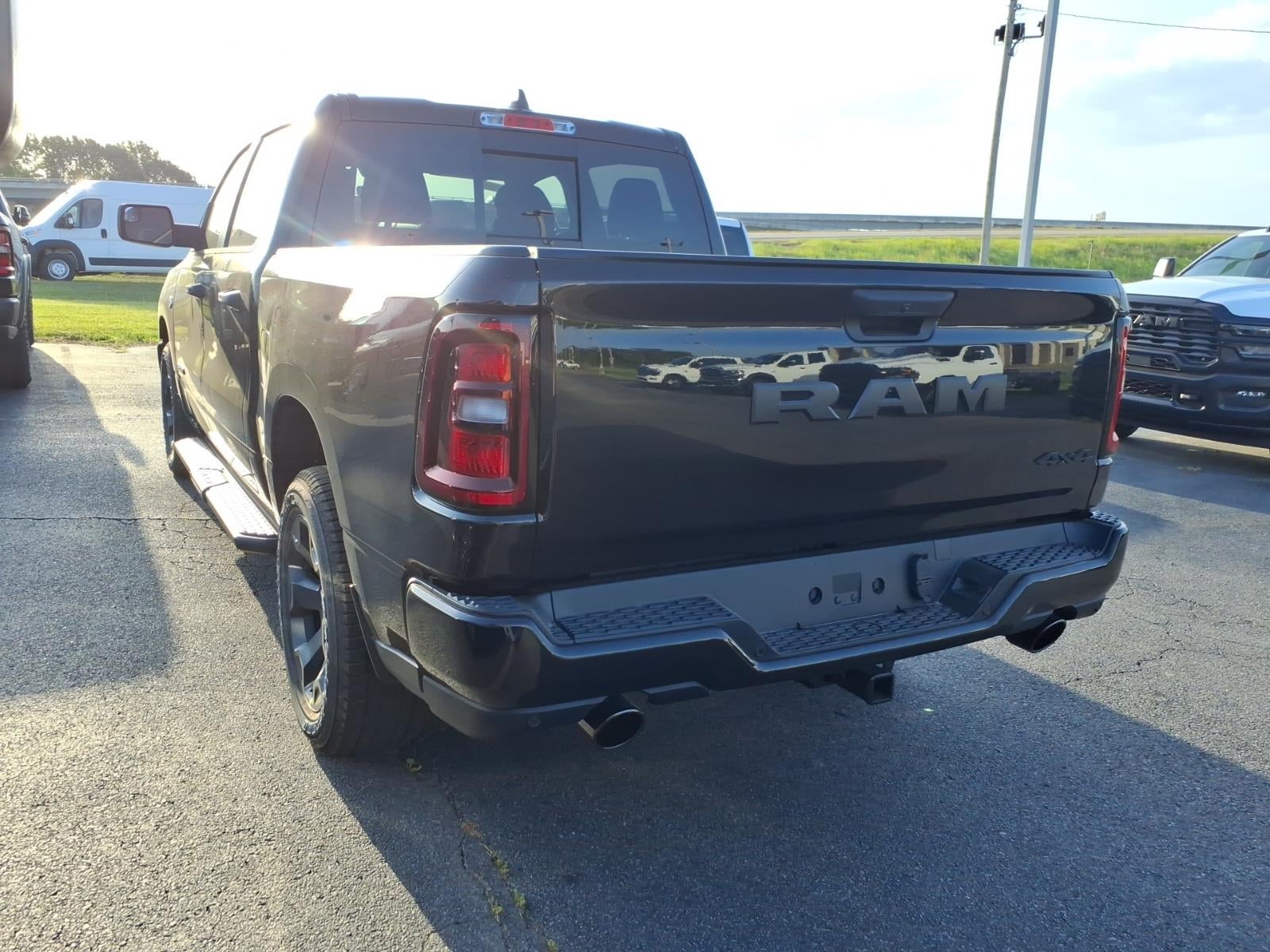 2026 RAM 1500 RAM 1500 EXPRESS CREW CAB 4X4 5'7' BOX