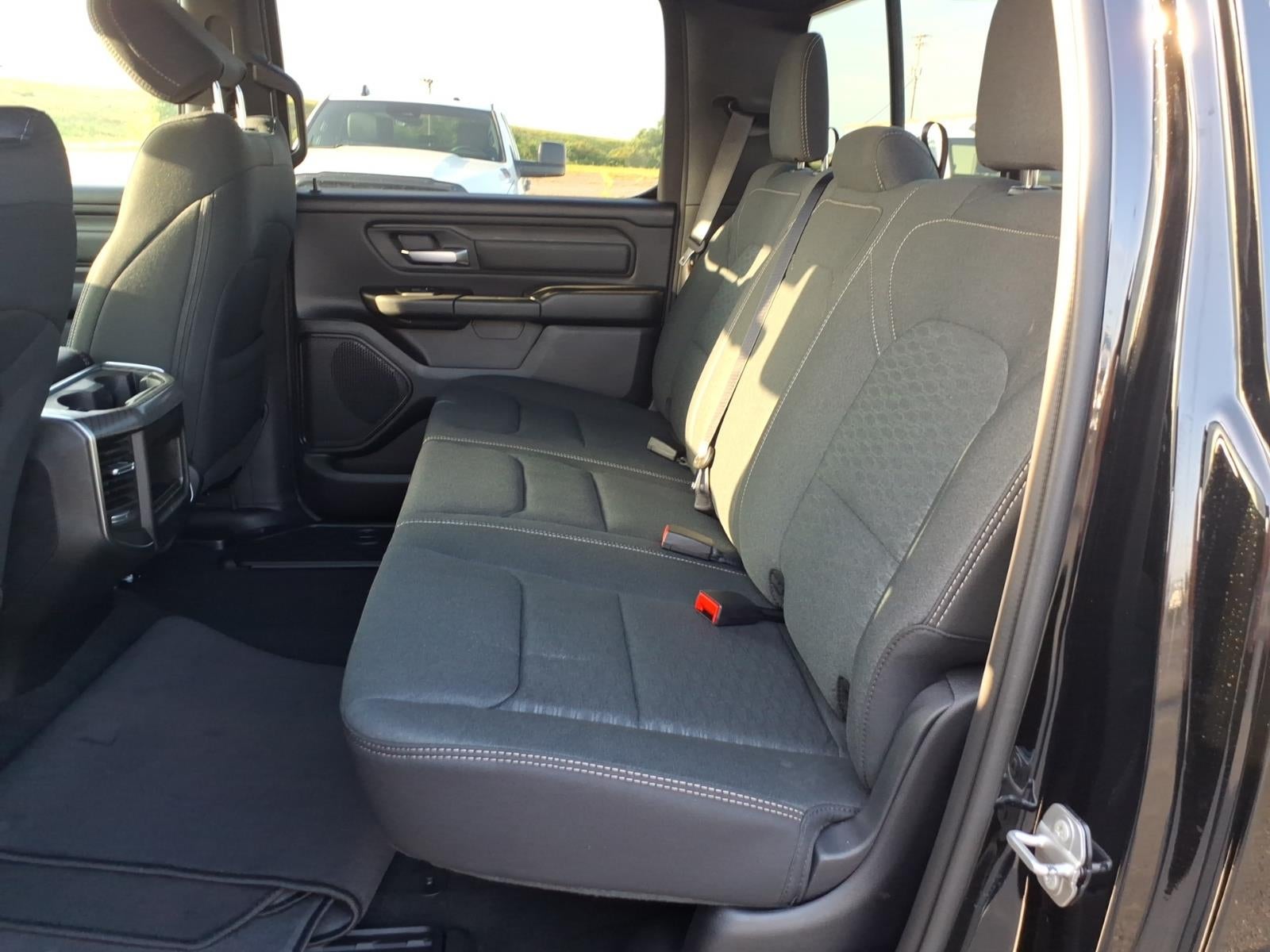 2026 RAM 1500 RAM 1500 EXPRESS CREW CAB 4X4 5'7' BOX