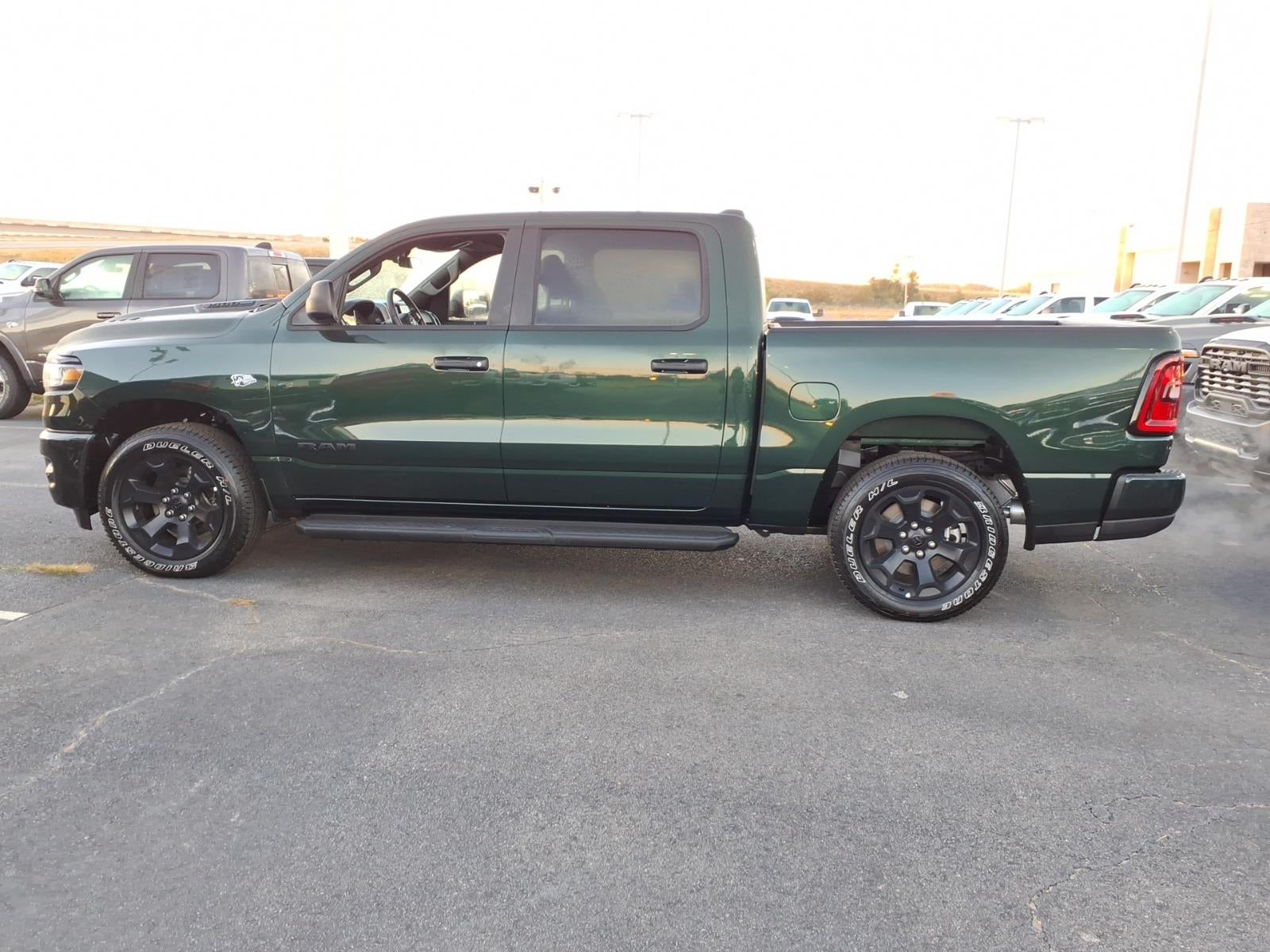 2026 RAM Ram 1500 RAM 1500 EXPRESS CREW CAB 4X4 5'7' BOX