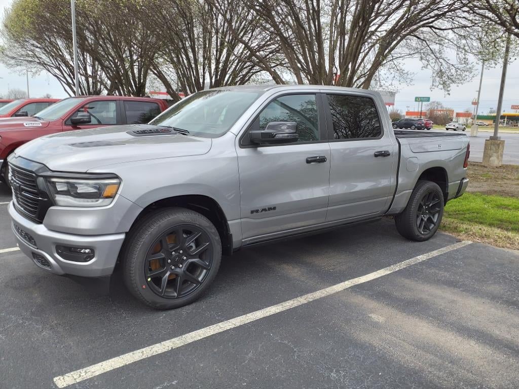 2023 RAM 1500 Laramie Crew Cab 4x4 5'7' Box