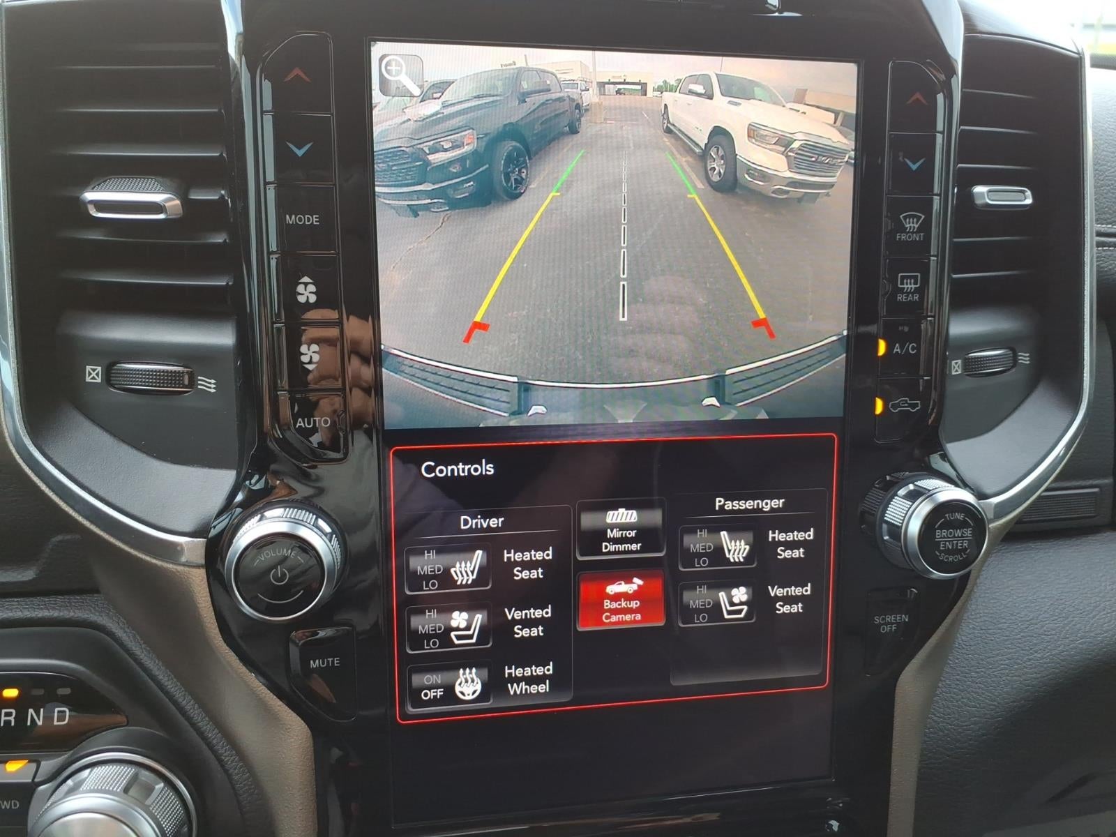 2019 RAM 1500 Laramie Crew Cab 4x4 5'7' Box