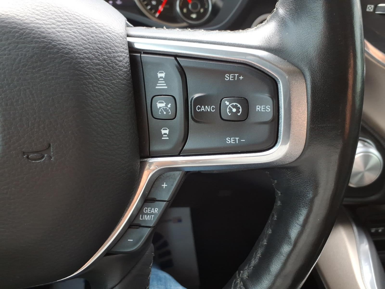 2019 RAM 1500 Laramie Crew Cab 4x4 5'7' Box