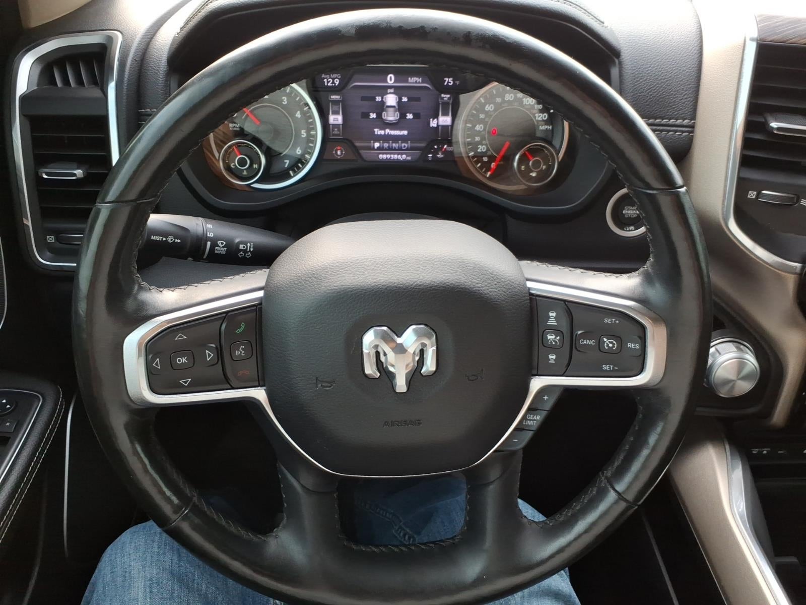 2019 RAM 1500 Laramie Crew Cab 4x4 5'7' Box