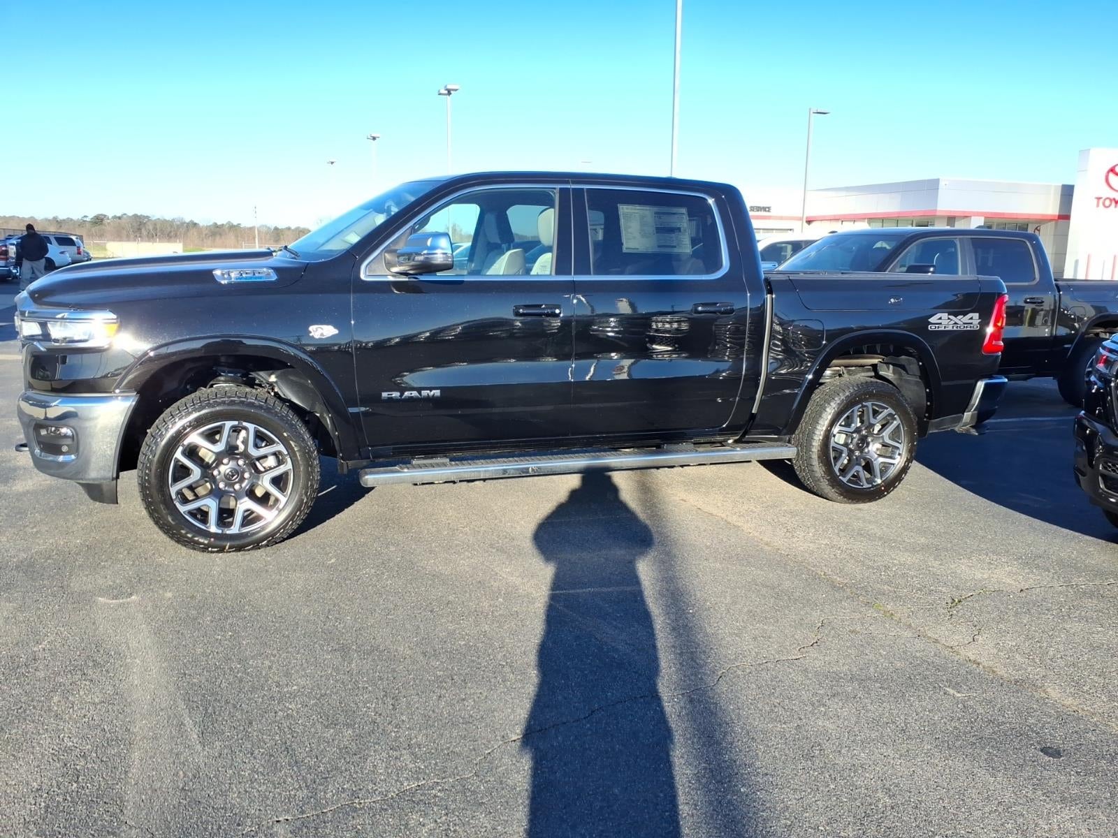 2026 RAM Ram 1500 RAM 1500 LARAMIE CREW CAB 4X4 5'7' BOX
