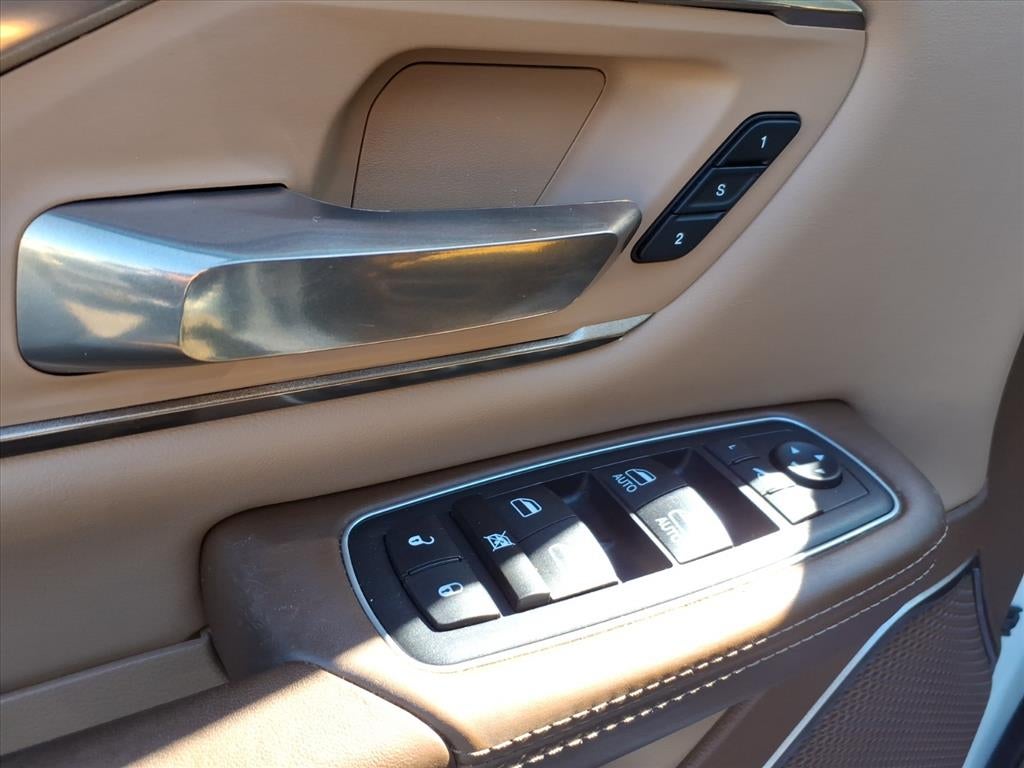 2020 RAM 1500 Laramie Longhorn Crew Cab 4x4 5'7' Box