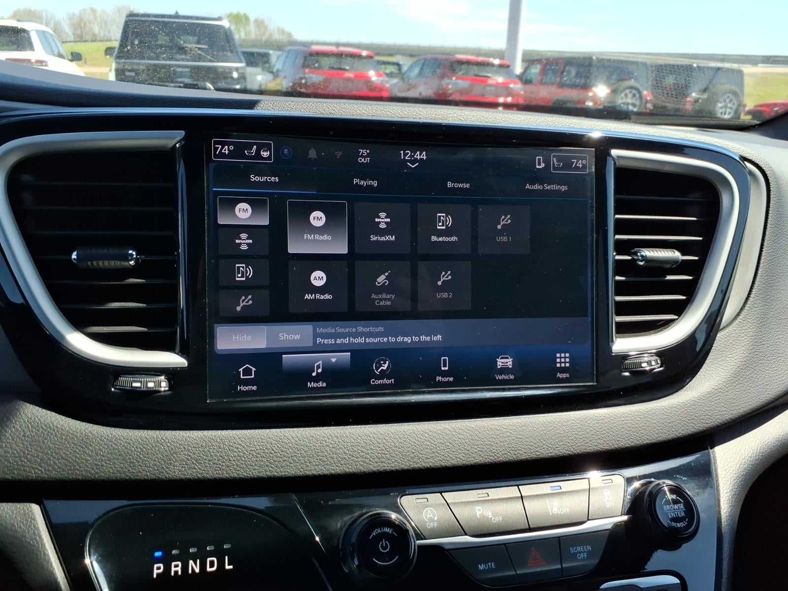 2025 Chrysler Pacifica Select