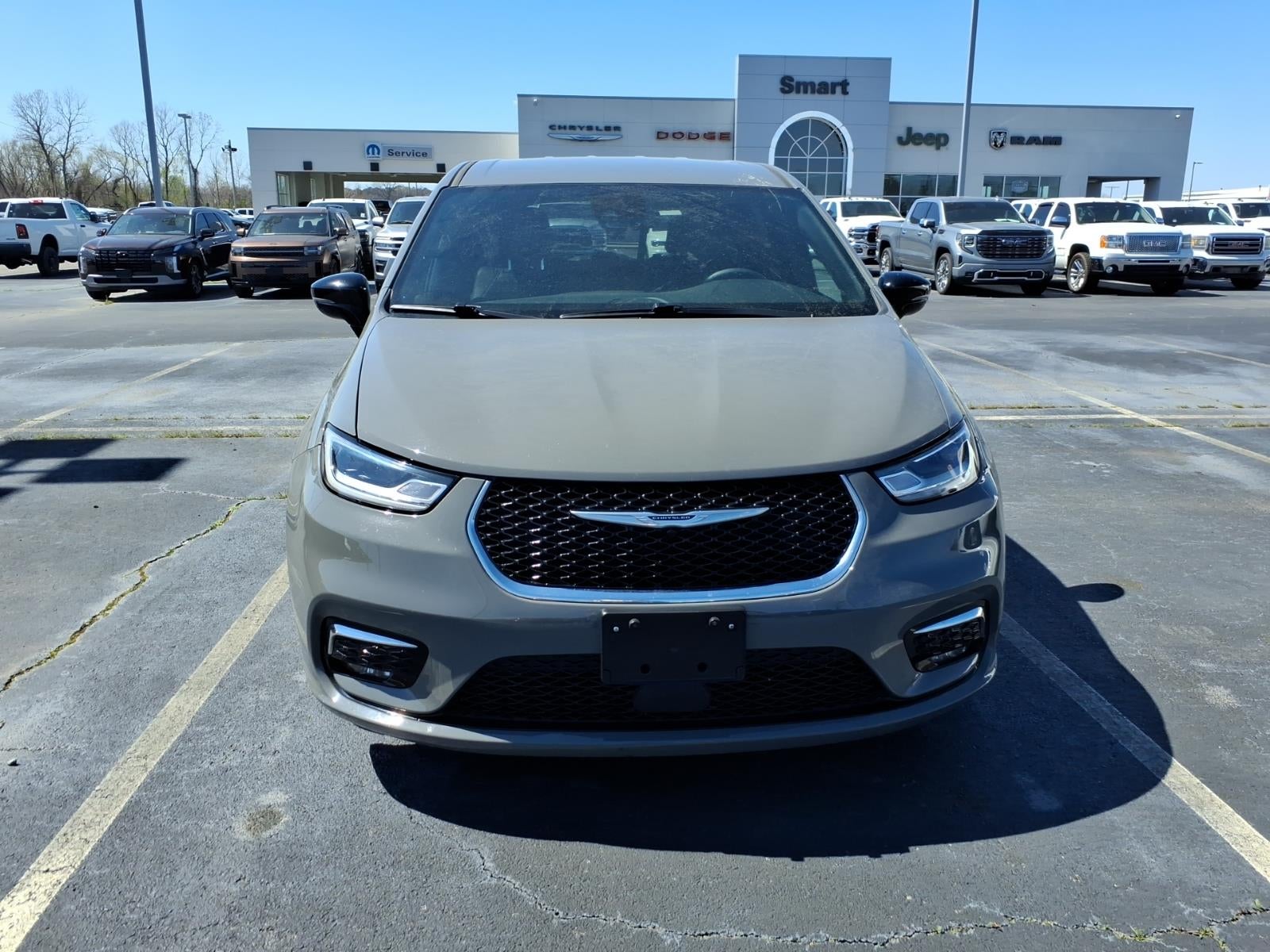 2025 Chrysler Pacifica Select