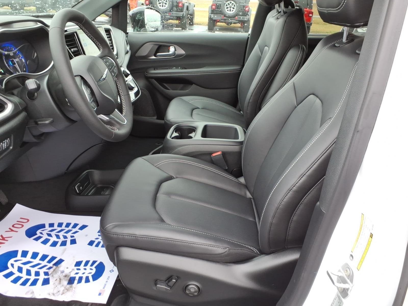 2026 Chrysler Pacifica PACIFICA SELECT