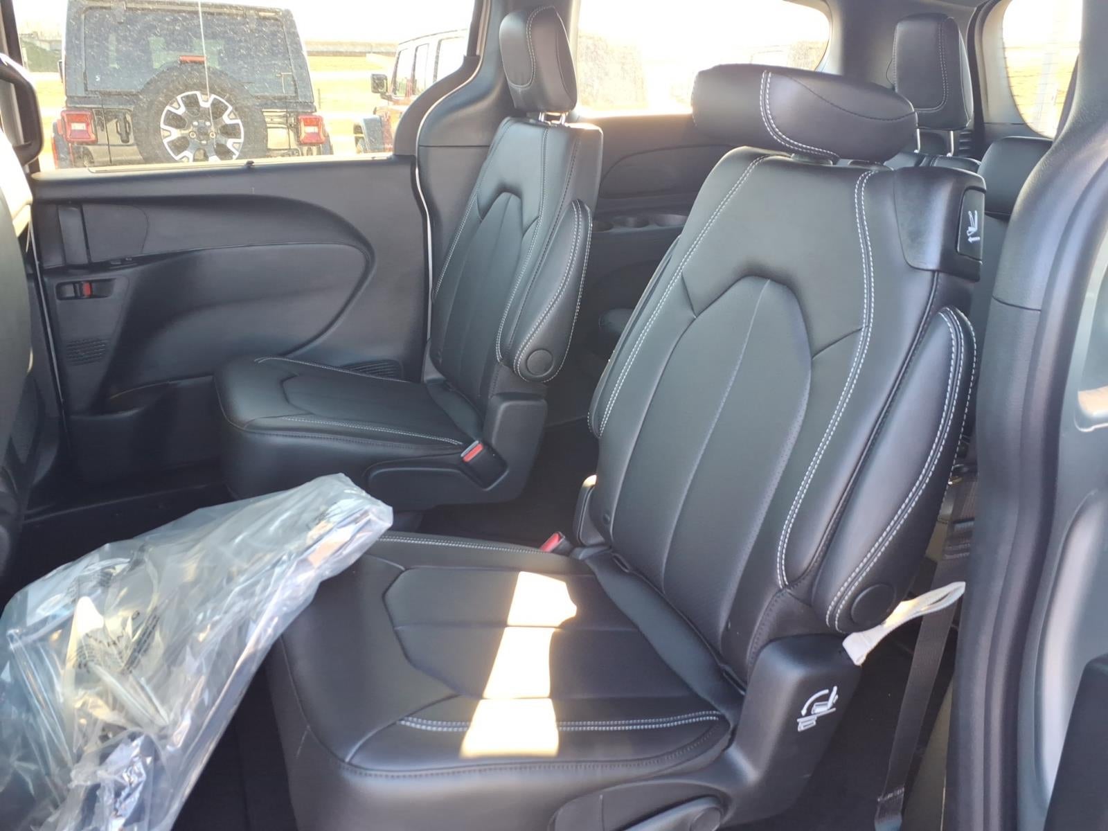 2026 Chrysler Voyager VOYAGER LX