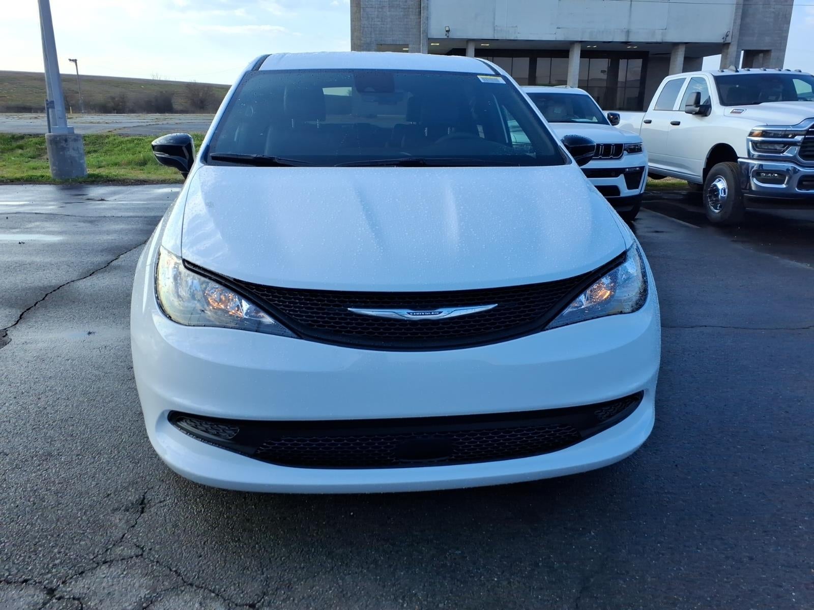 2026 Chrysler Voyager VOYAGER LX