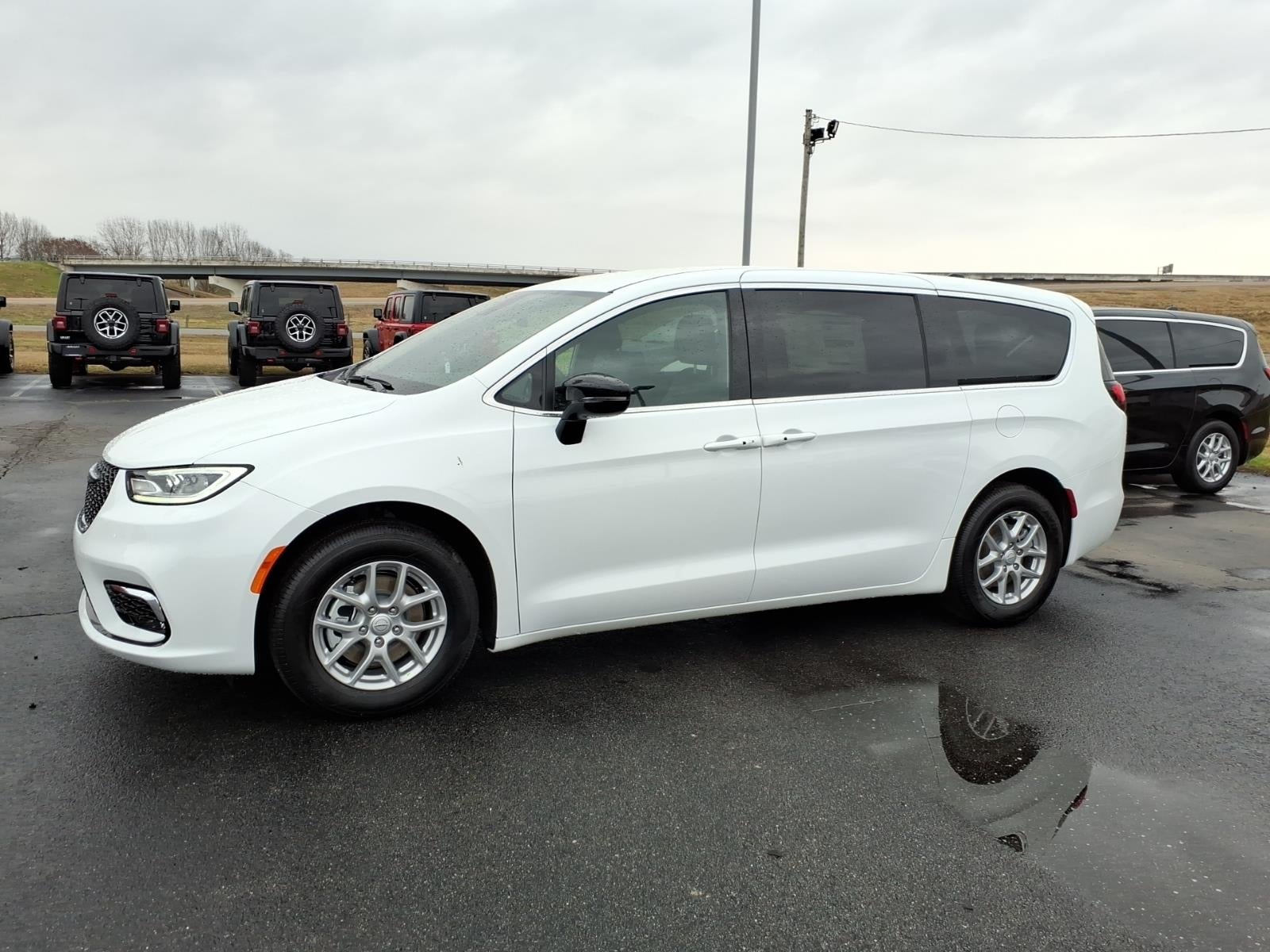 2026 Chrysler Pacifica PACIFICA SELECT AWD