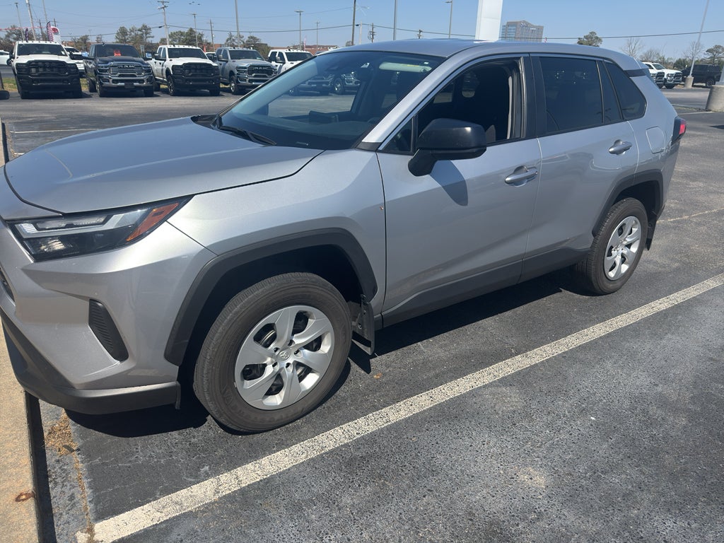 2023 Toyota RAV4 LE