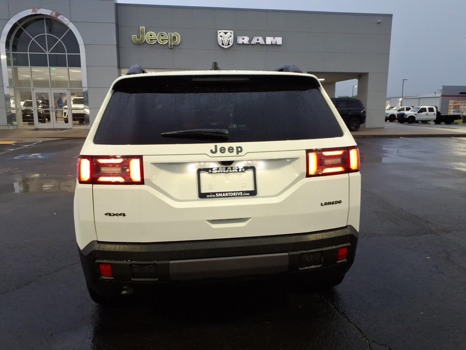 2026 Jeep Cherokee CHEROKEE LAREDO 4X4