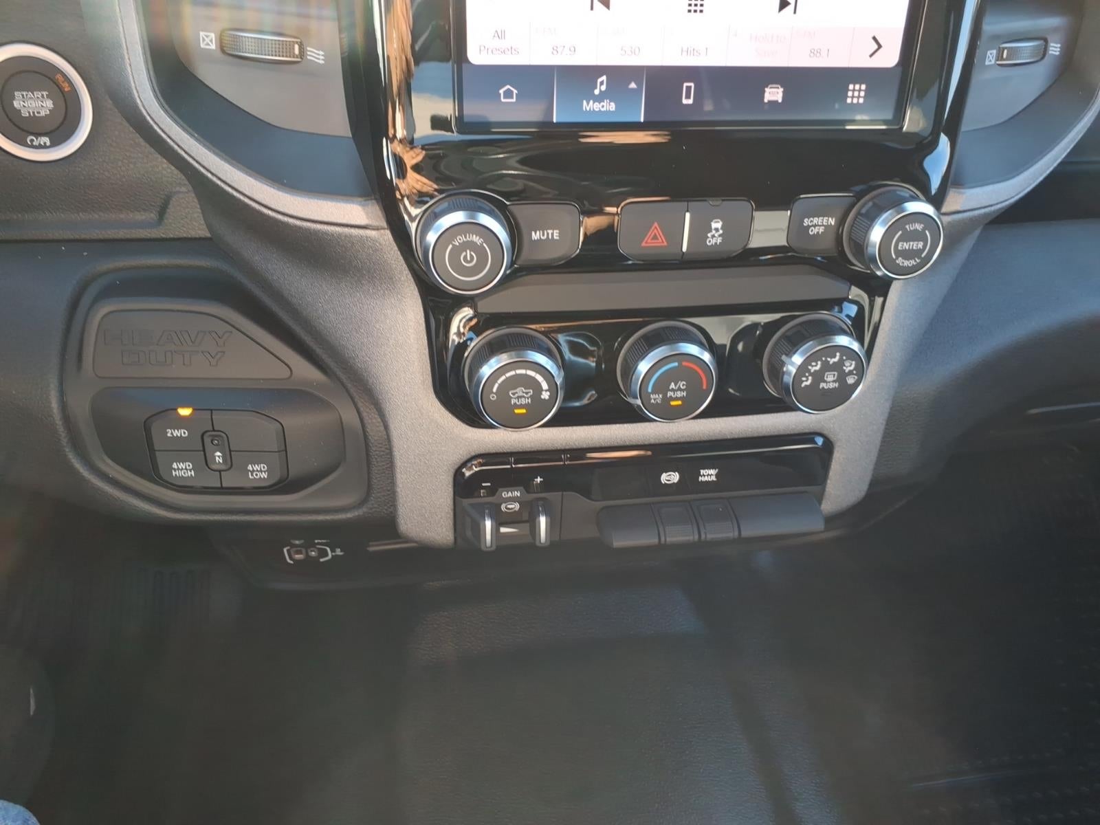2026 RAM 2500 RAM 2500 TRADESMAN CREW CAB 4X4 6'4' BOX