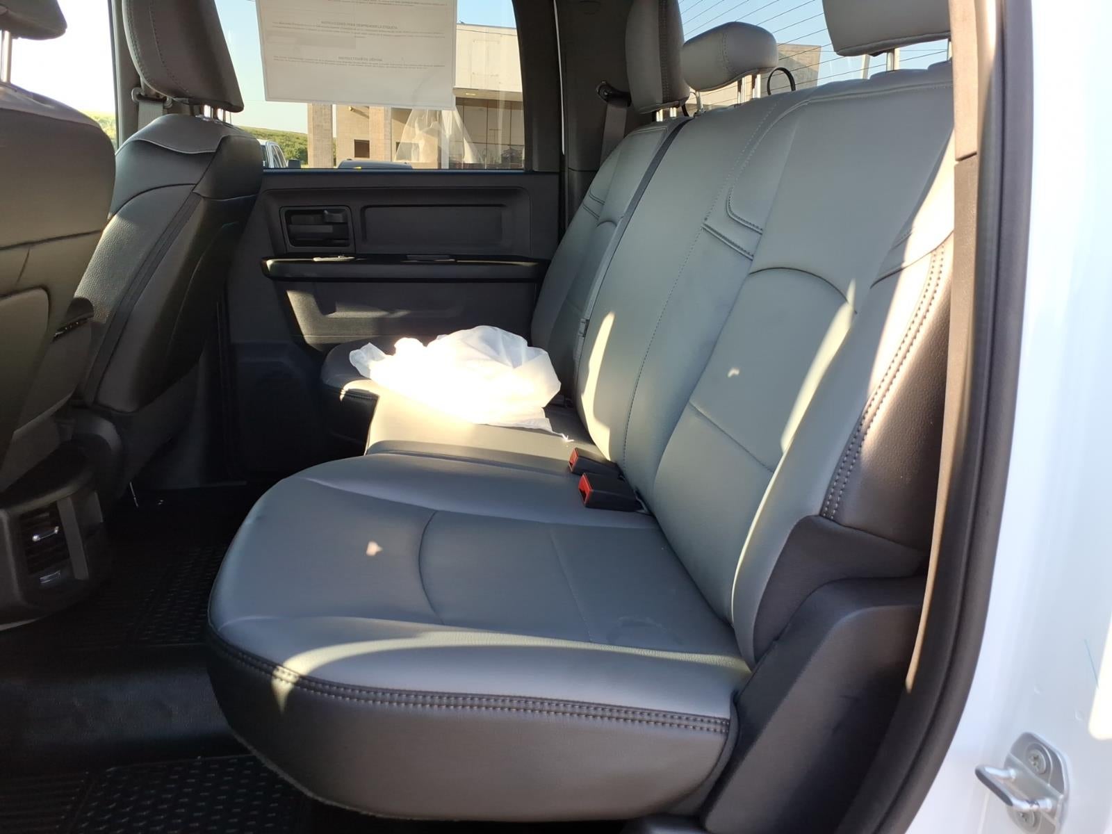 2026 RAM 2500 RAM 2500 TRADESMAN CREW CAB 4X4 6'4' BOX
