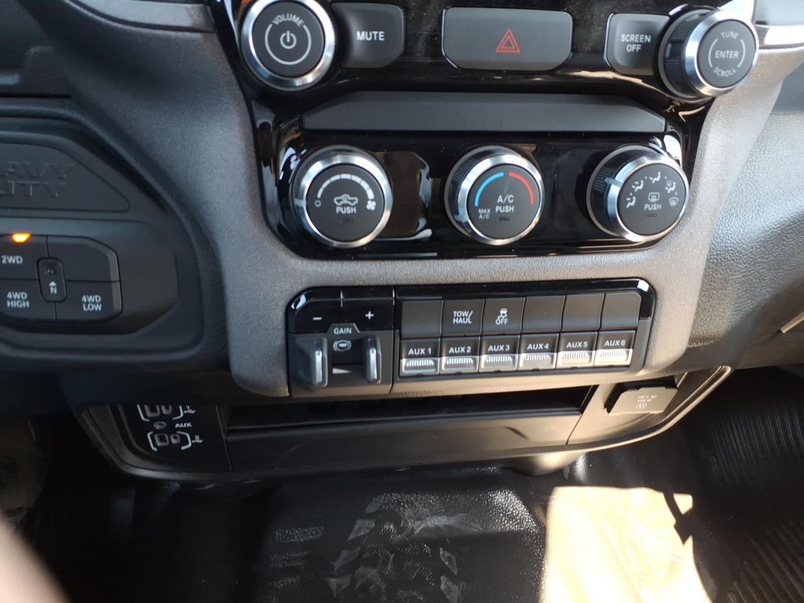 2026 RAM Ram 3500 RAM 3500 TRADESMAN CREW CAB 4X4 8' BOX