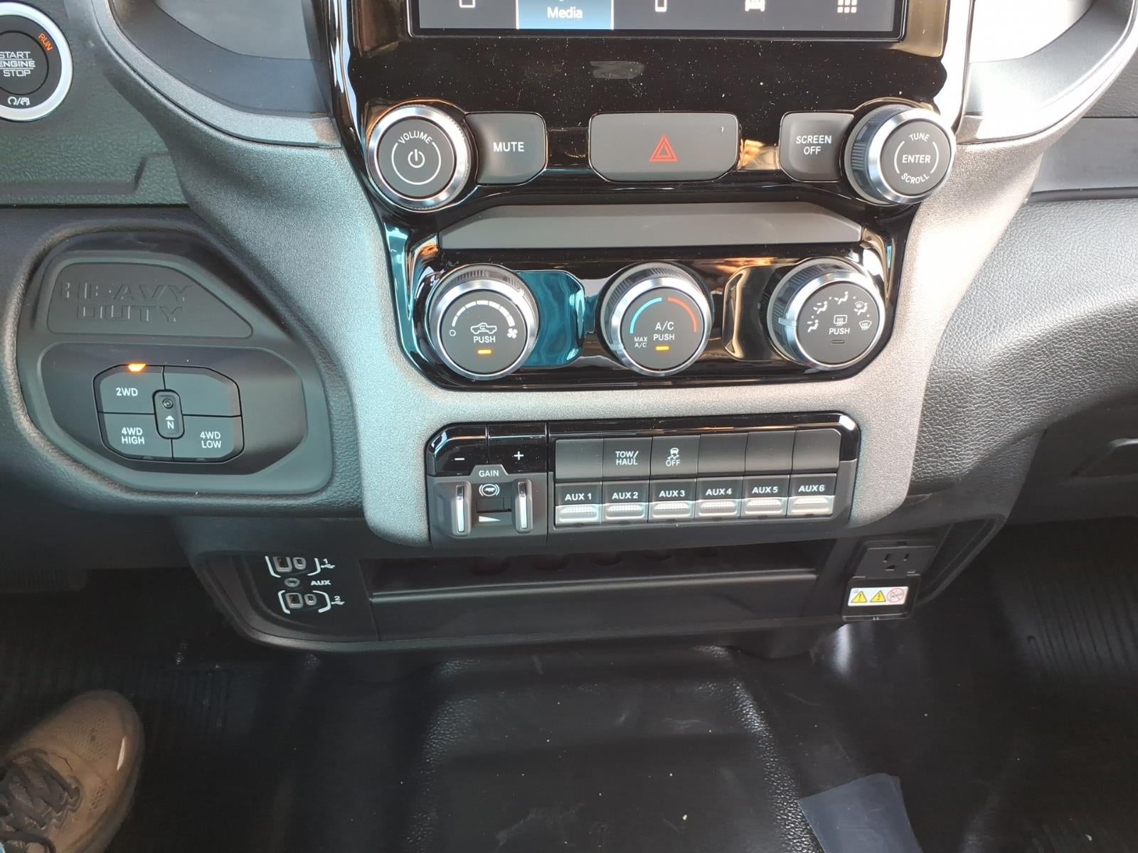 2026 RAM Ram 3500 RAM 3500 TRADESMAN CREW CAB 4X4 8' BOX