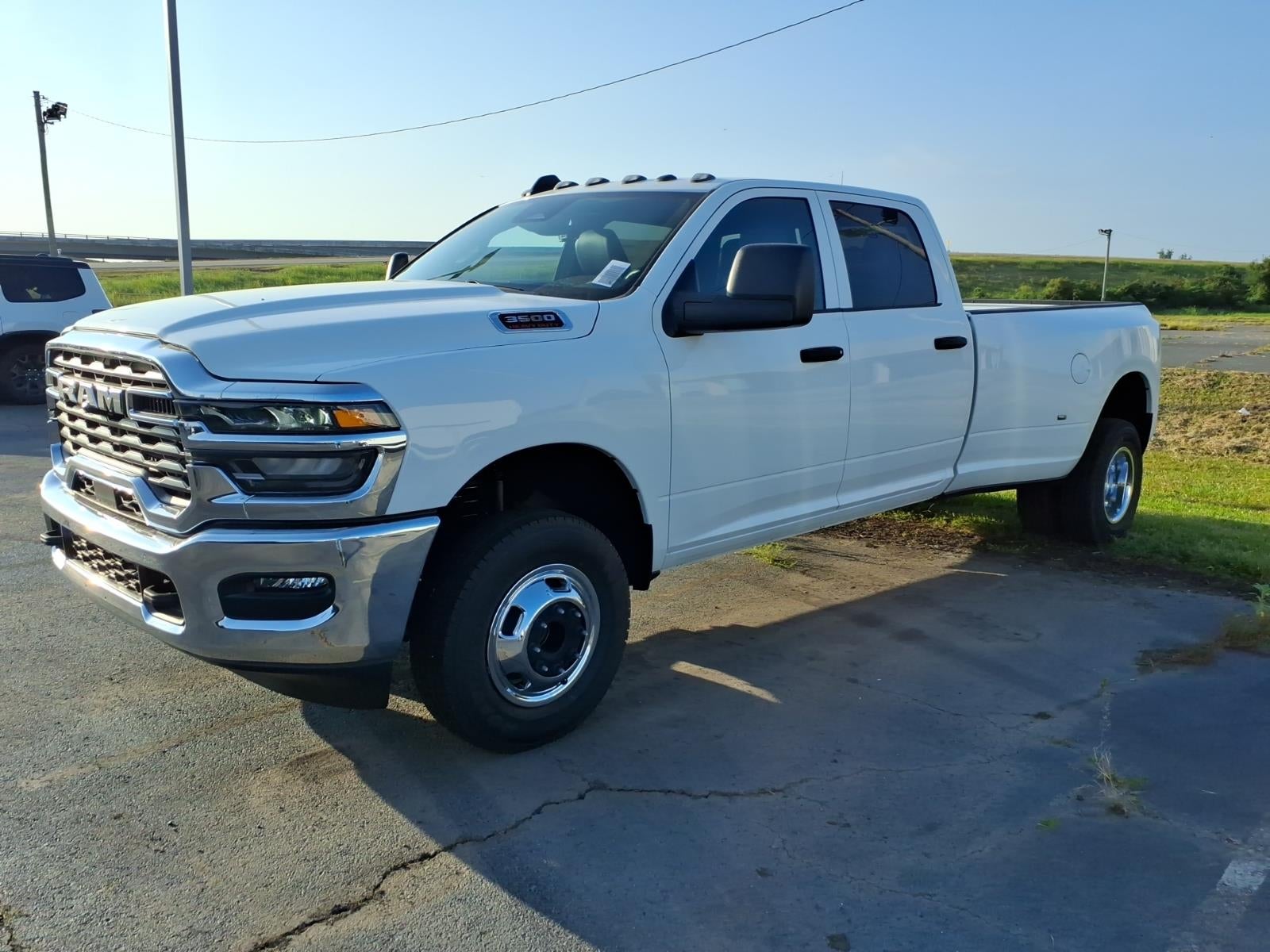 2026 RAM Ram 3500 RAM 3500 TRADESMAN CREW CAB 4X4 8' BOX