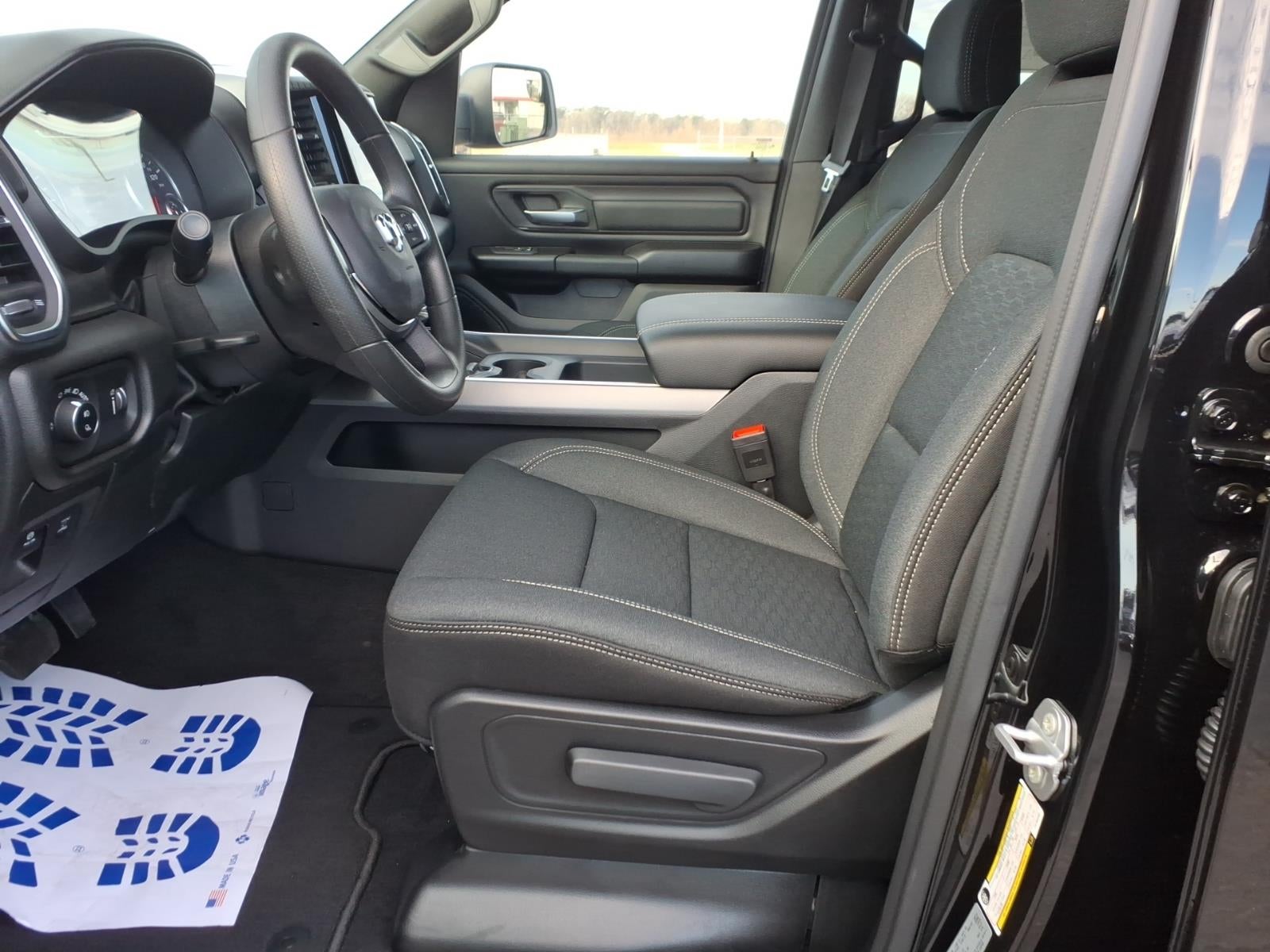 2026 RAM Ram 1500 RAM 1500 EXPRESS CREW CAB 4X4 5'7' BOX