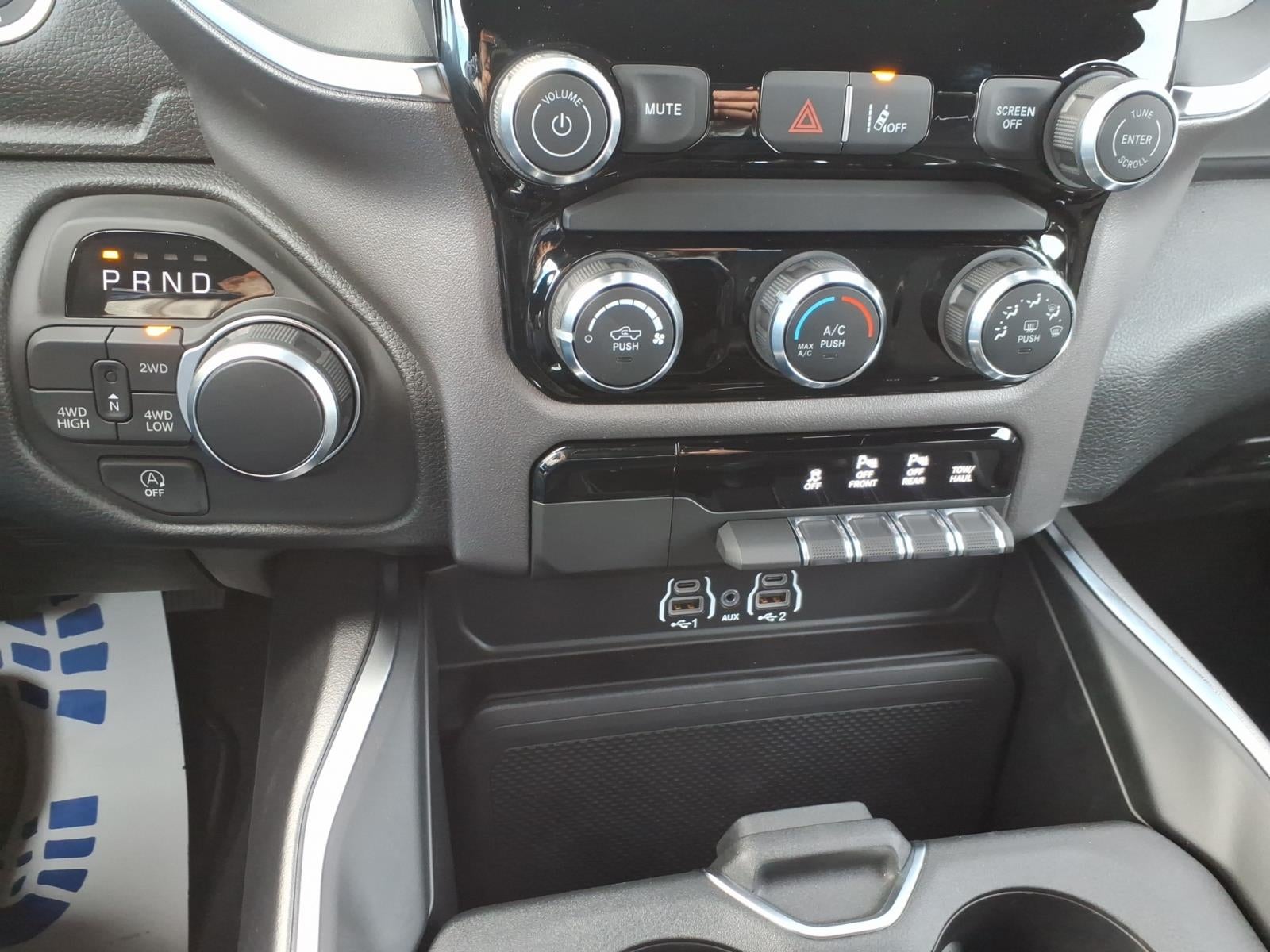 2026 RAM Ram 1500 RAM 1500 EXPRESS CREW CAB 4X4 5'7' BOX