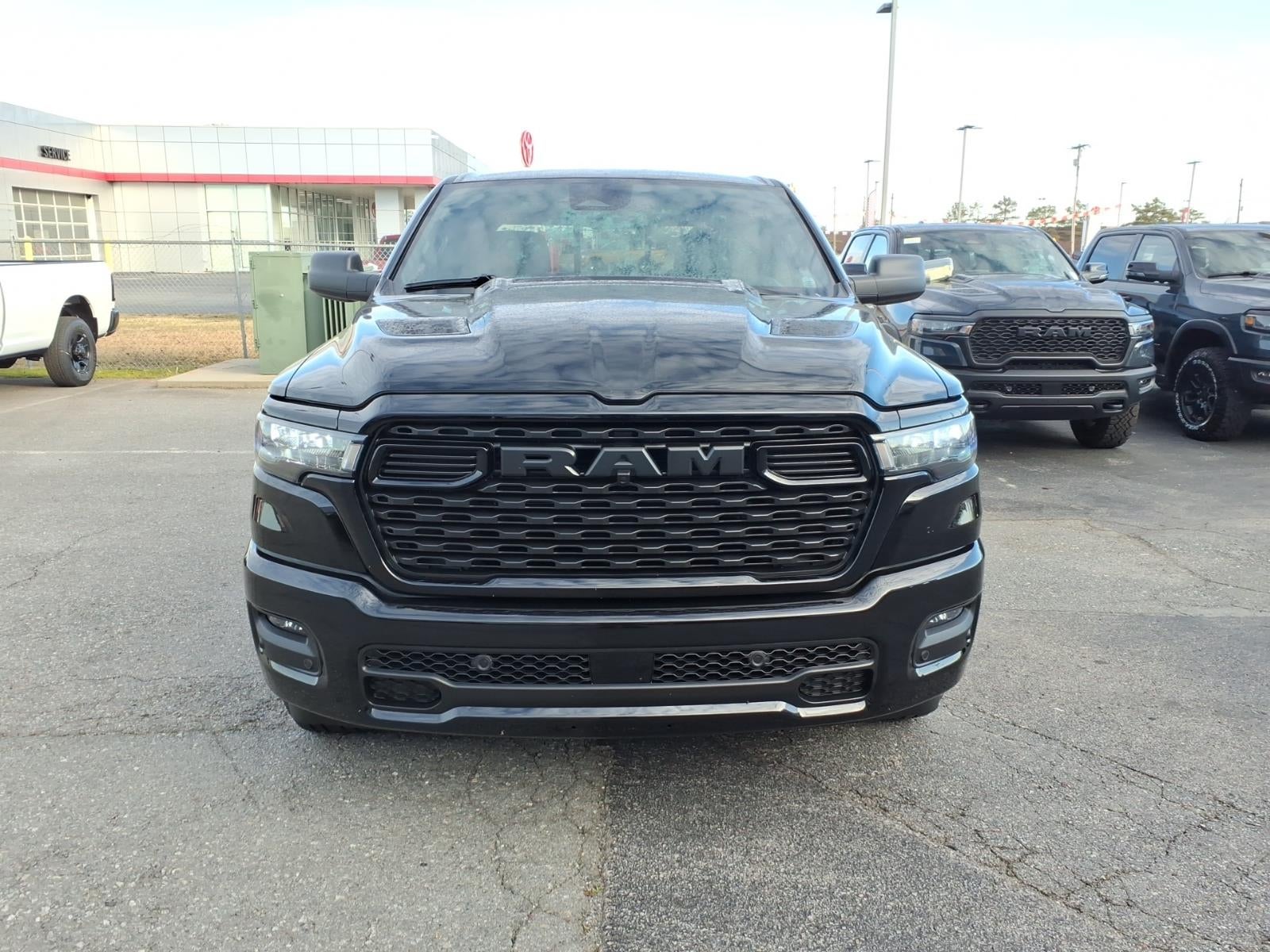 2026 RAM Ram 1500 RAM 1500 EXPRESS CREW CAB 4X4 5'7' BOX