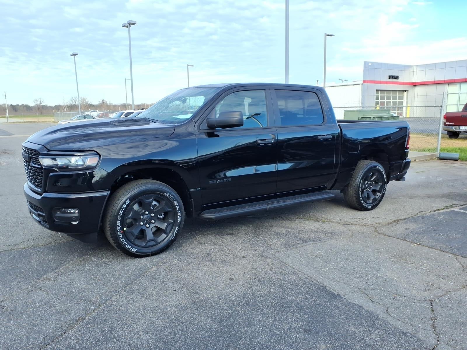 2026 RAM Ram 1500 RAM 1500 EXPRESS CREW CAB 4X4 5'7' BOX