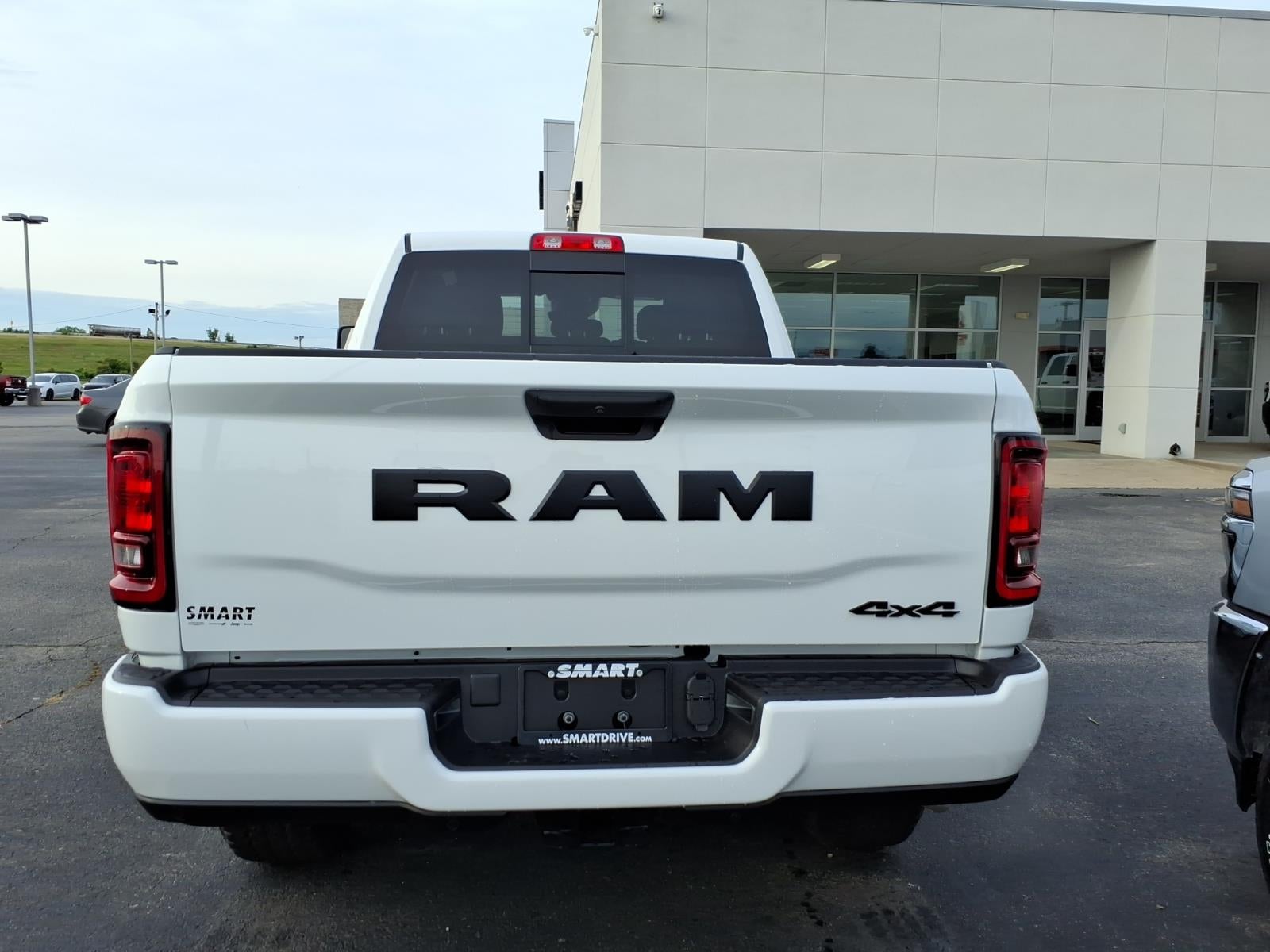 2026 RAM Ram 2500 RAM 2500 BLACK EXPRESS CREW CAB 4X4 6'4' BOX