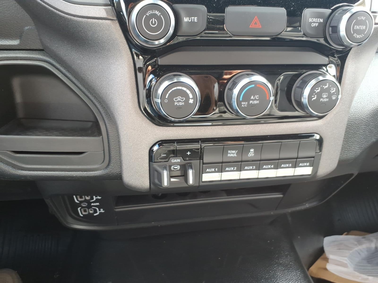 2026 RAM Ram 3500 Chassis Cab RAM 3500 TRADESMAN CHASSIS REGULAR CAB 4X2 84' CA